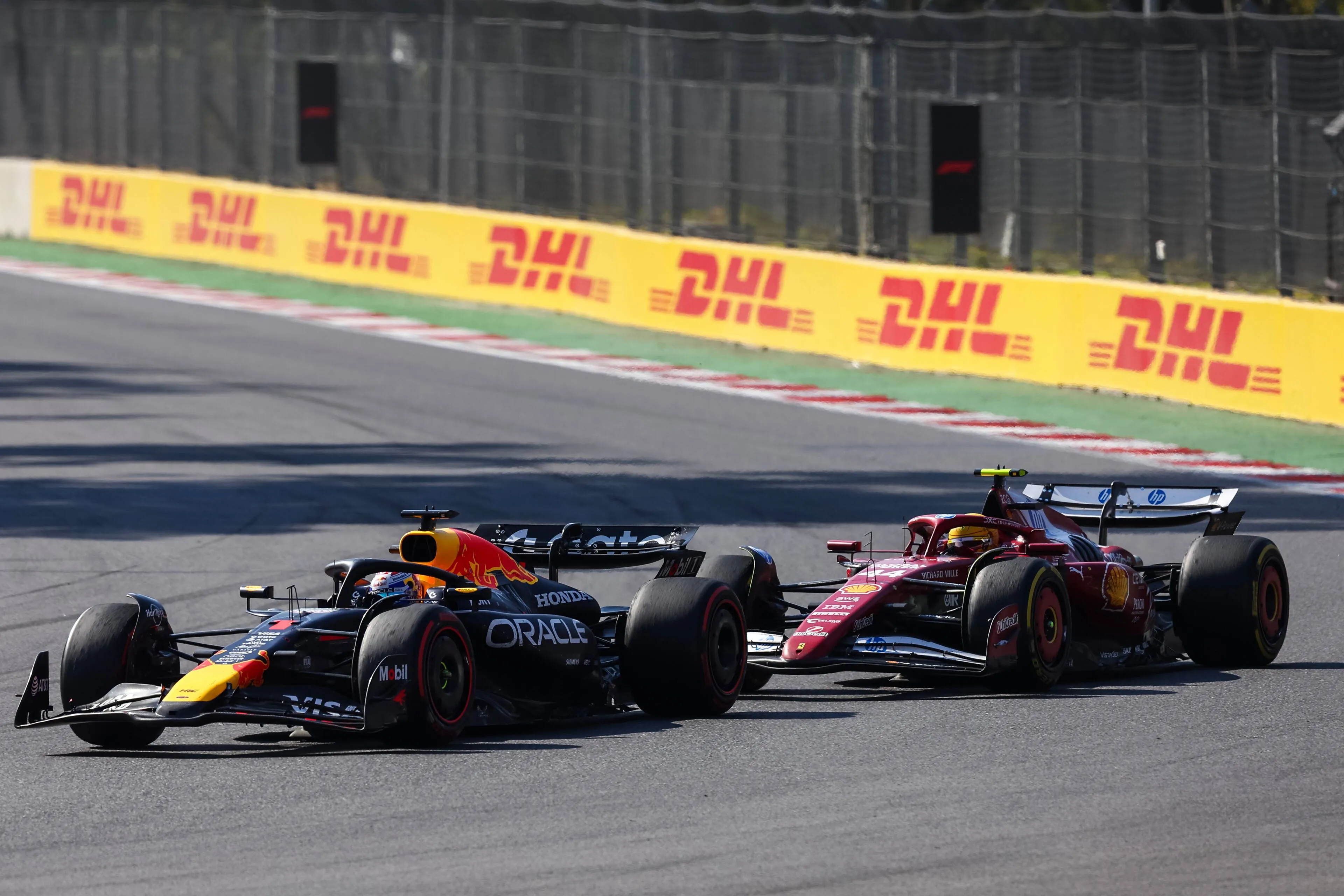 Sky Sports-commentator neemt het op voor Verstappen: 'Max had het volste recht'