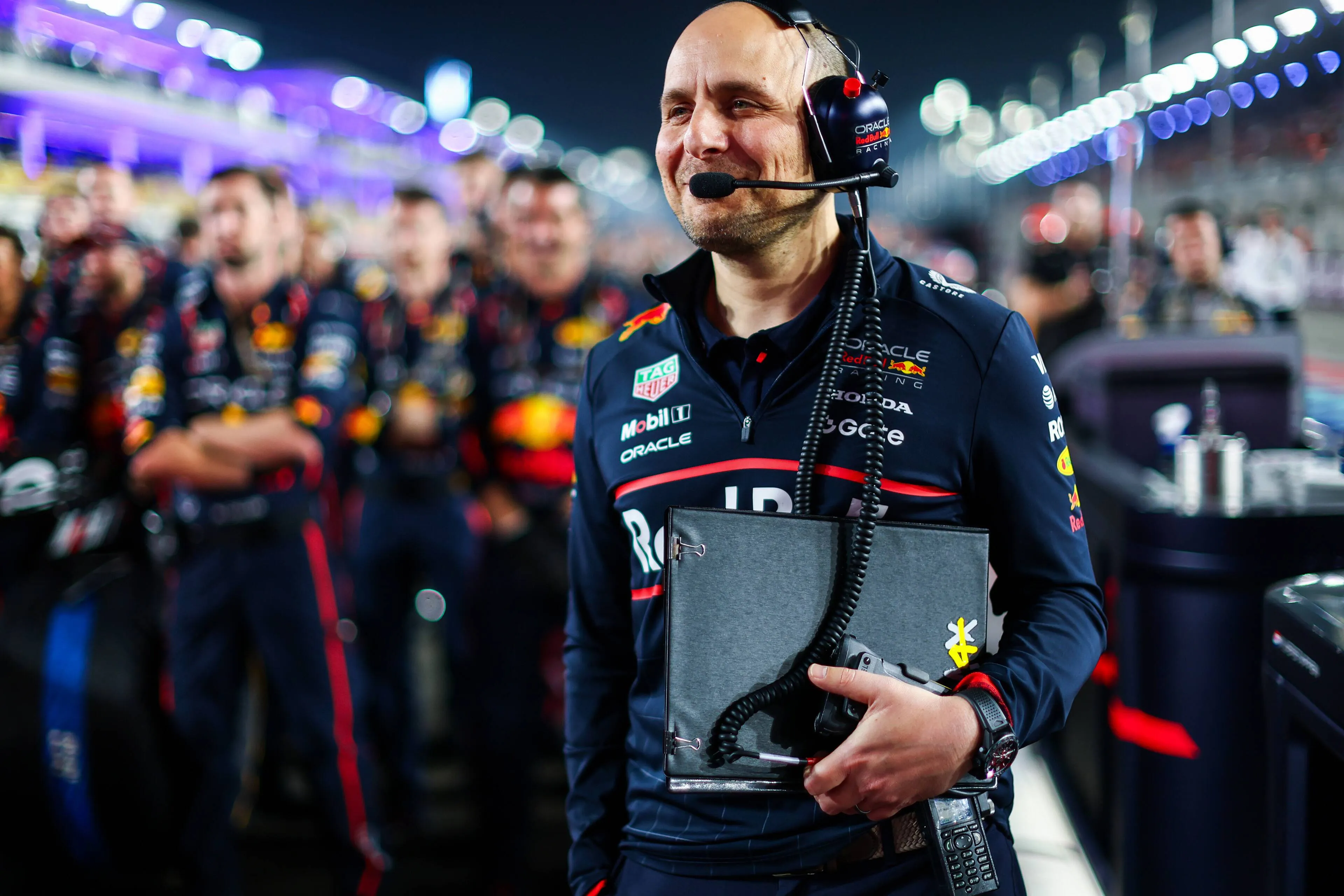 Verstappen zorgt voor tranen bij Red Bull met prachtige speech: 'Man, wat is hij gegroeid'