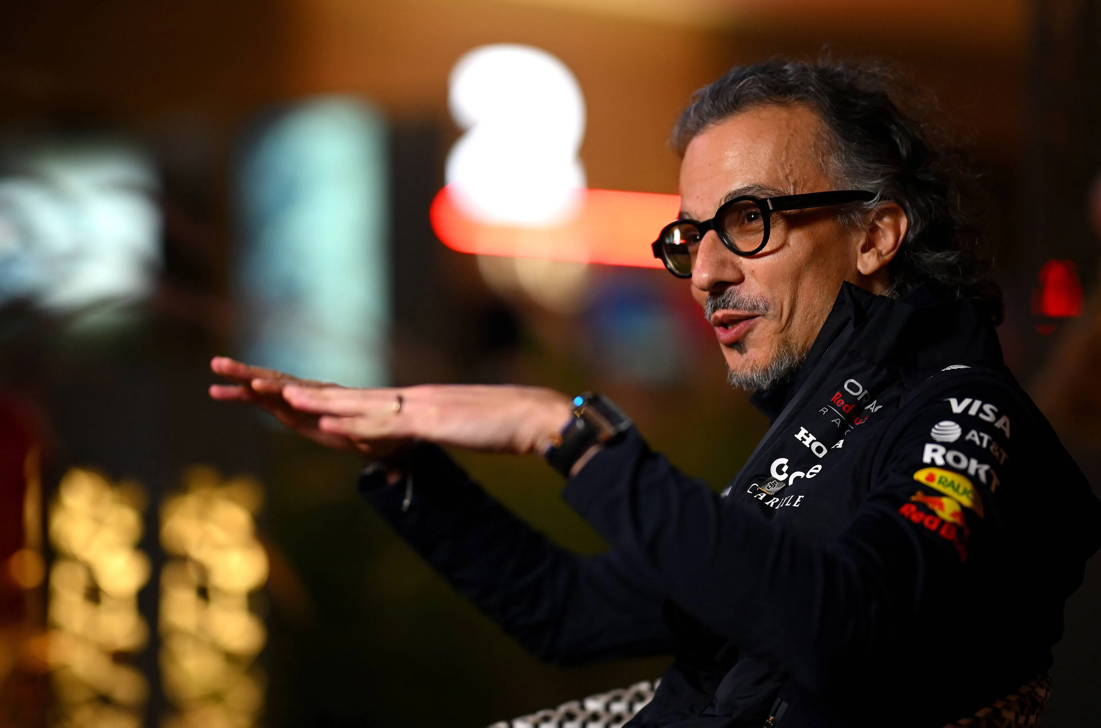 Red Bull-teambaas belooft vuurwerk: 'Soms levert dat risico's op'