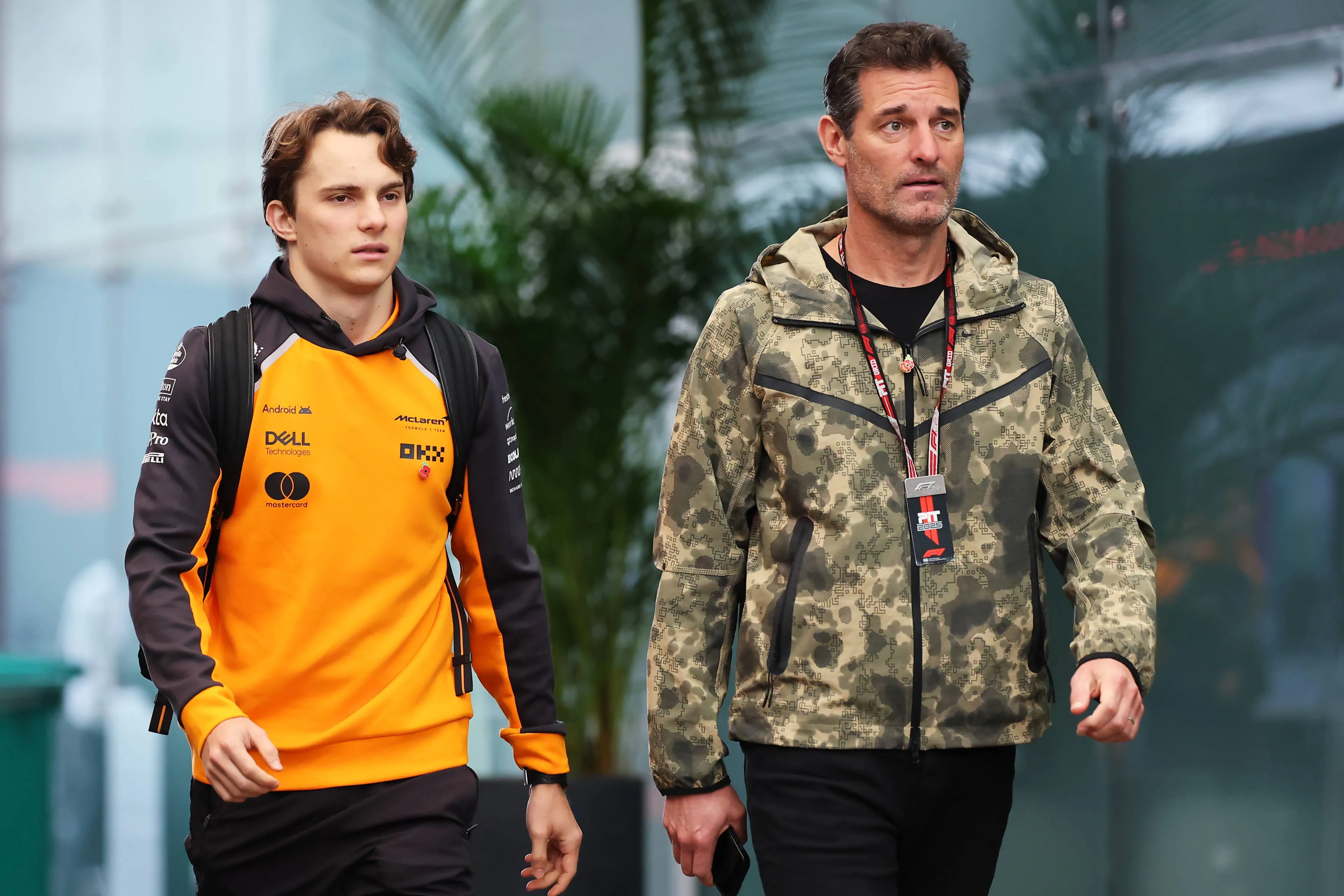 Spanningen kamp Piastri lijken kookpunt te bereiken na 'PR-stunt' Brown: 'Ijzige blik van Webber'