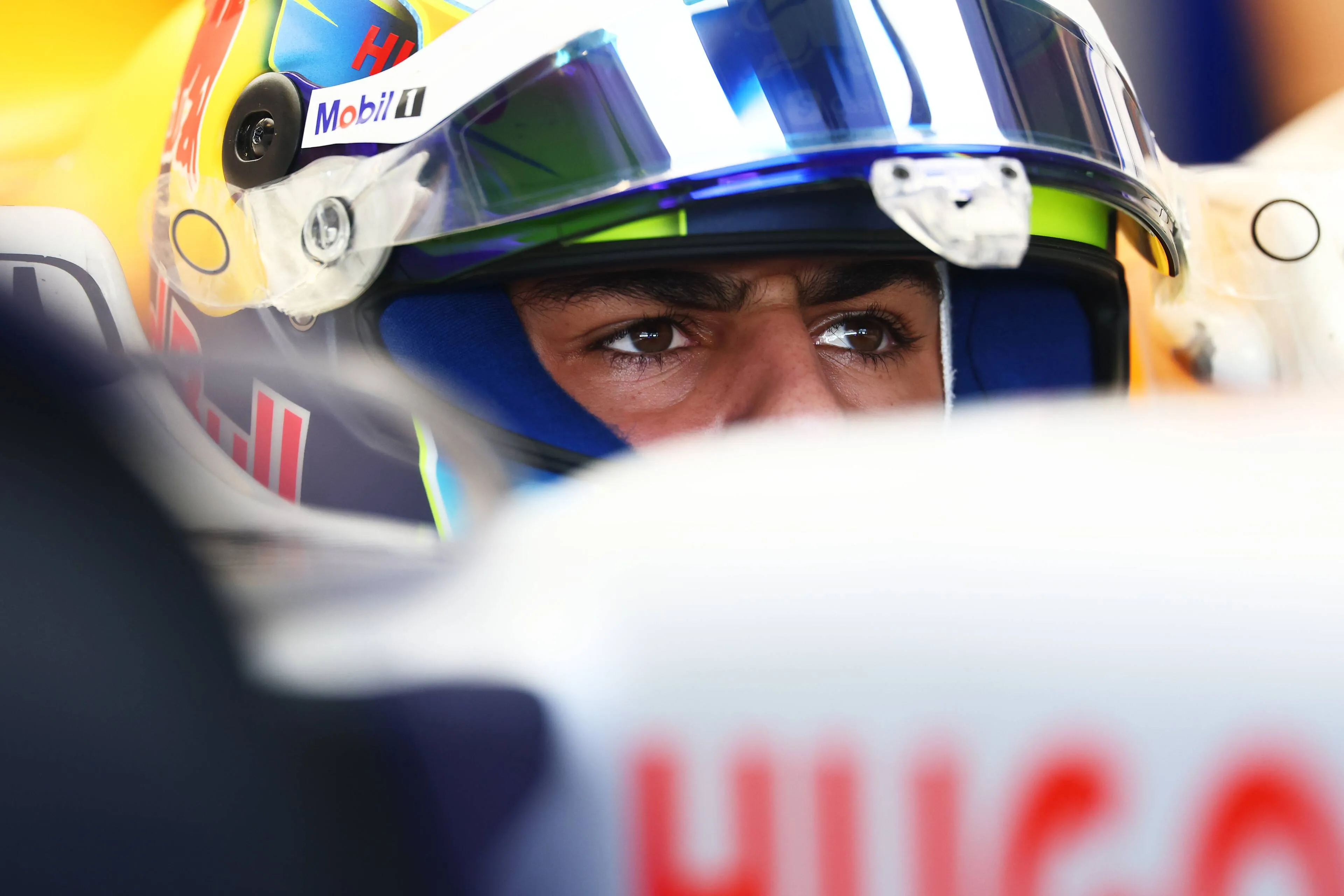 arvid-lindblad-racing-bulls-2025-abu-dhabi-1