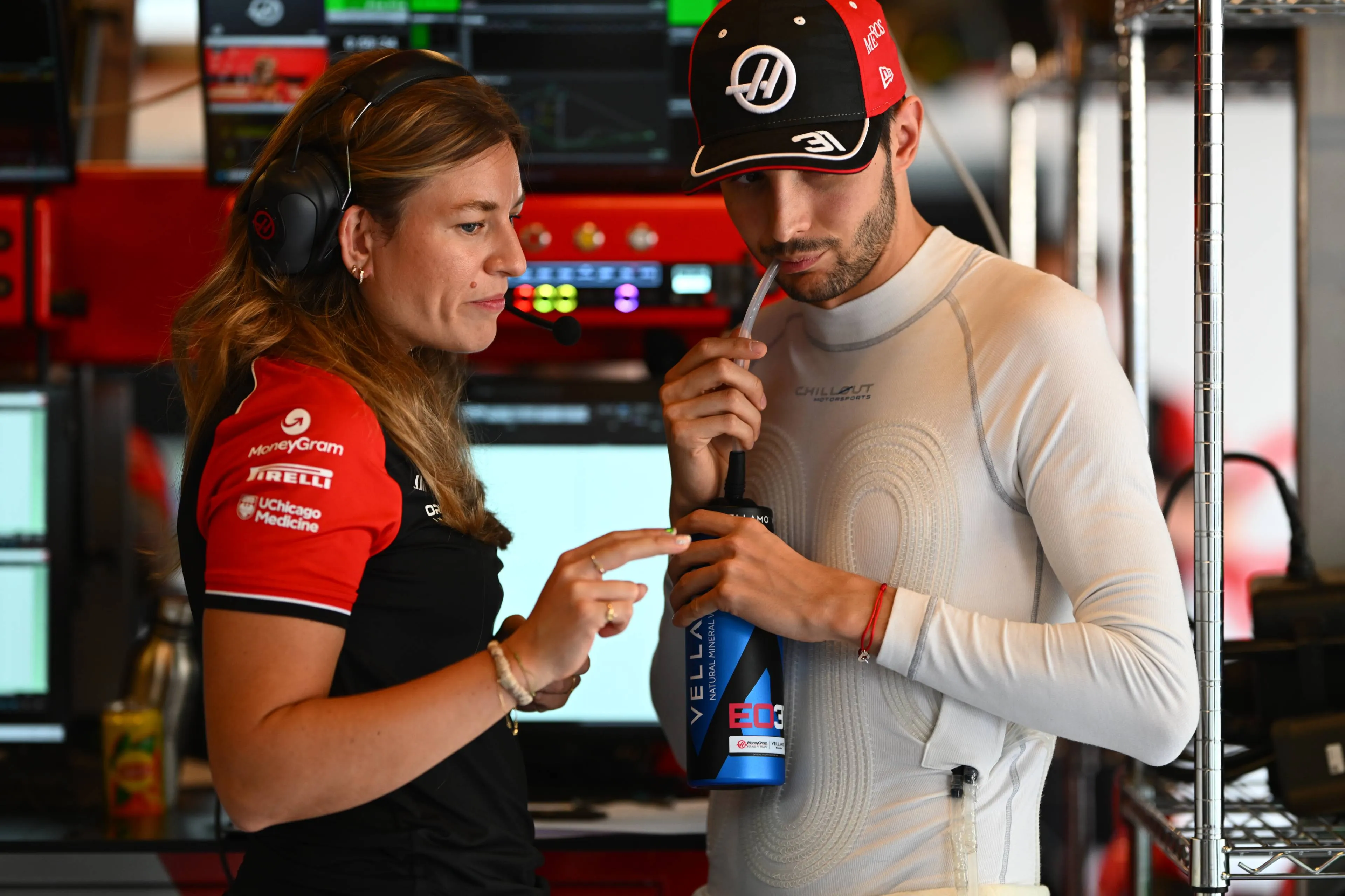 haas-esteban-ocon-laura-mueller-gp-abu-dhabi-2025-zaterdag