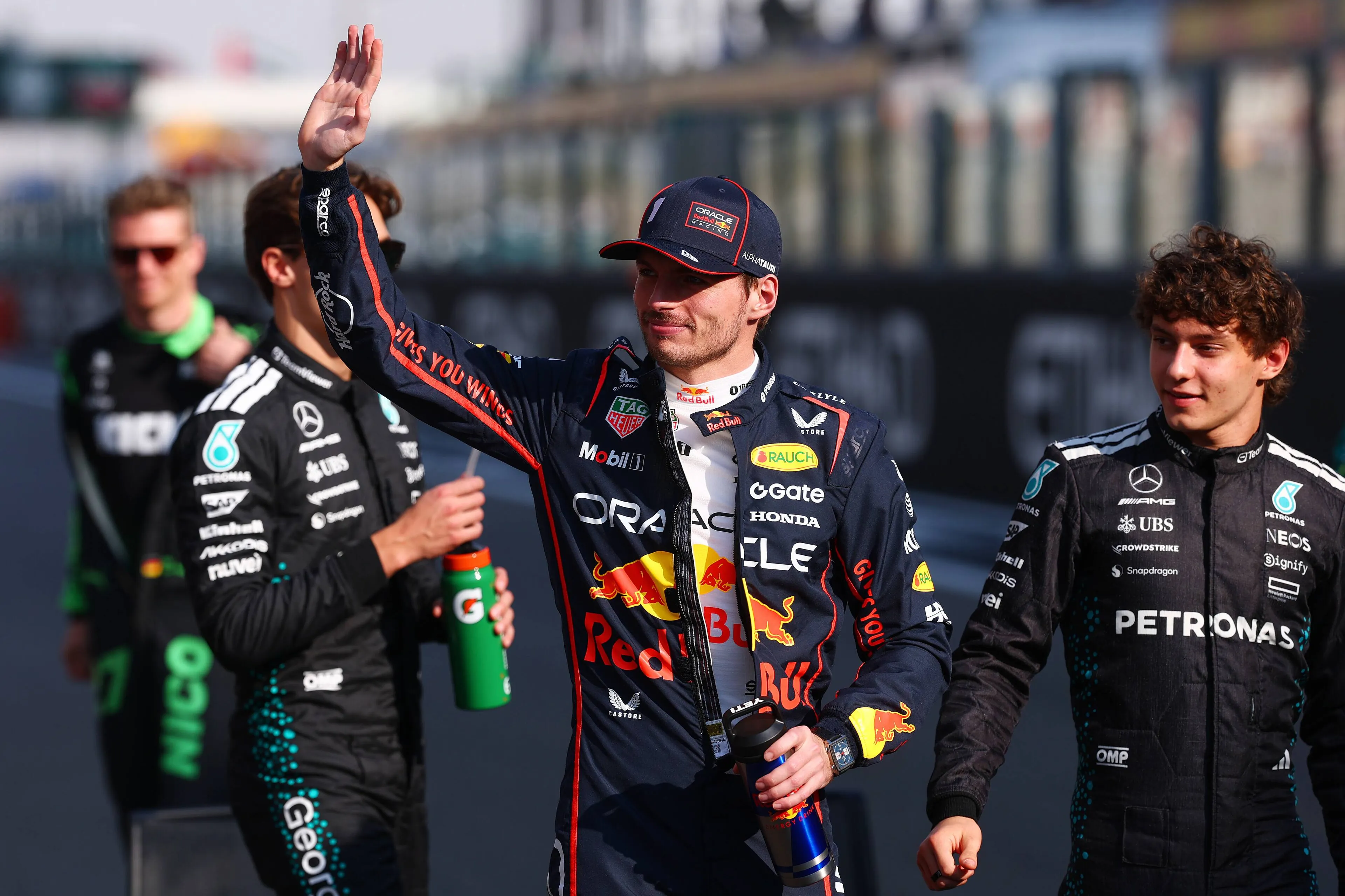 max-verstappen-mercedes-andrea-kimi-antonelli-george-russell-red-bull-racing-gp-abu-dhabi-2025-zondag