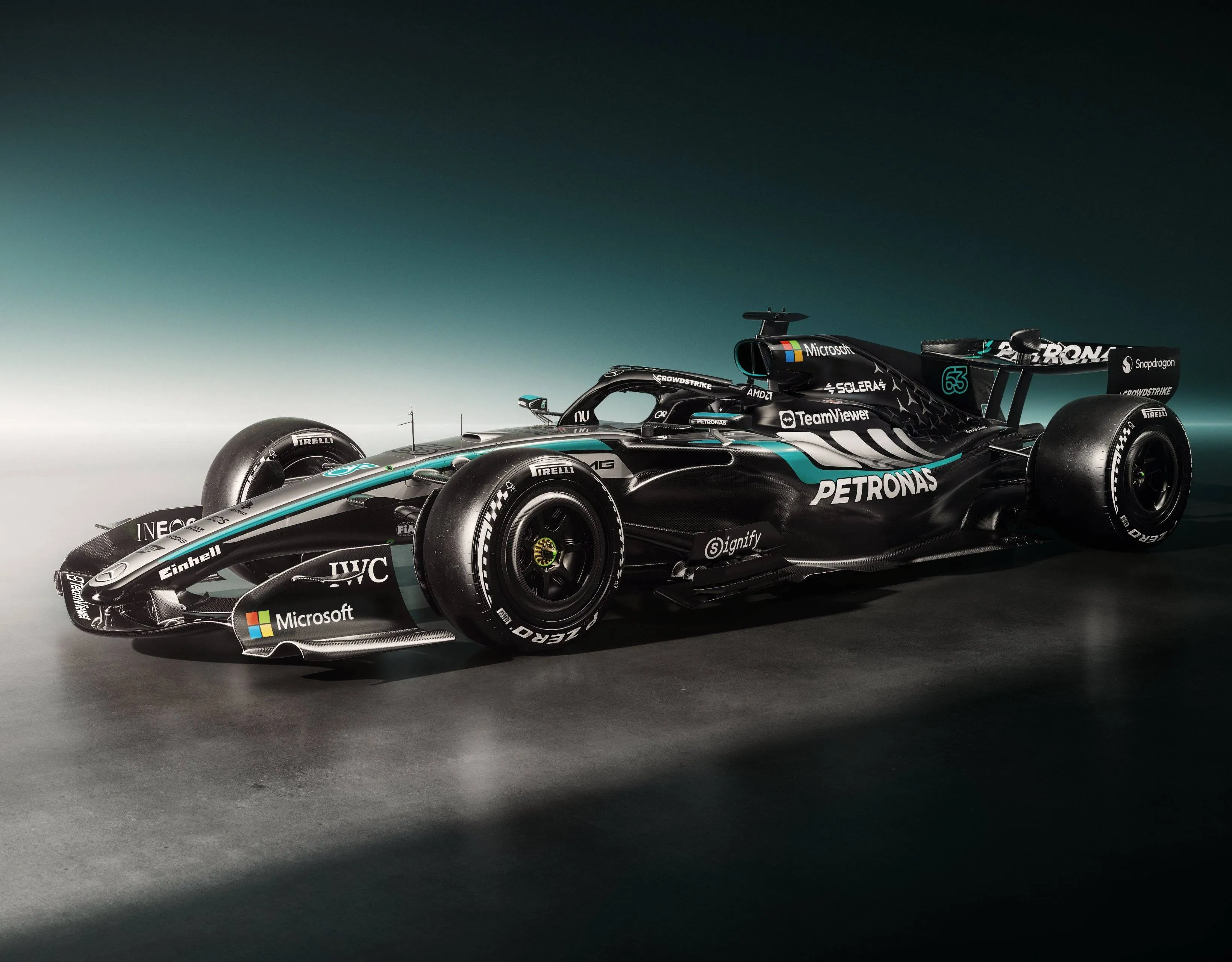 [Foto's] Mercedes toont eerste foto's van W17 en kondigt meerjarige deal aan met Microsoft