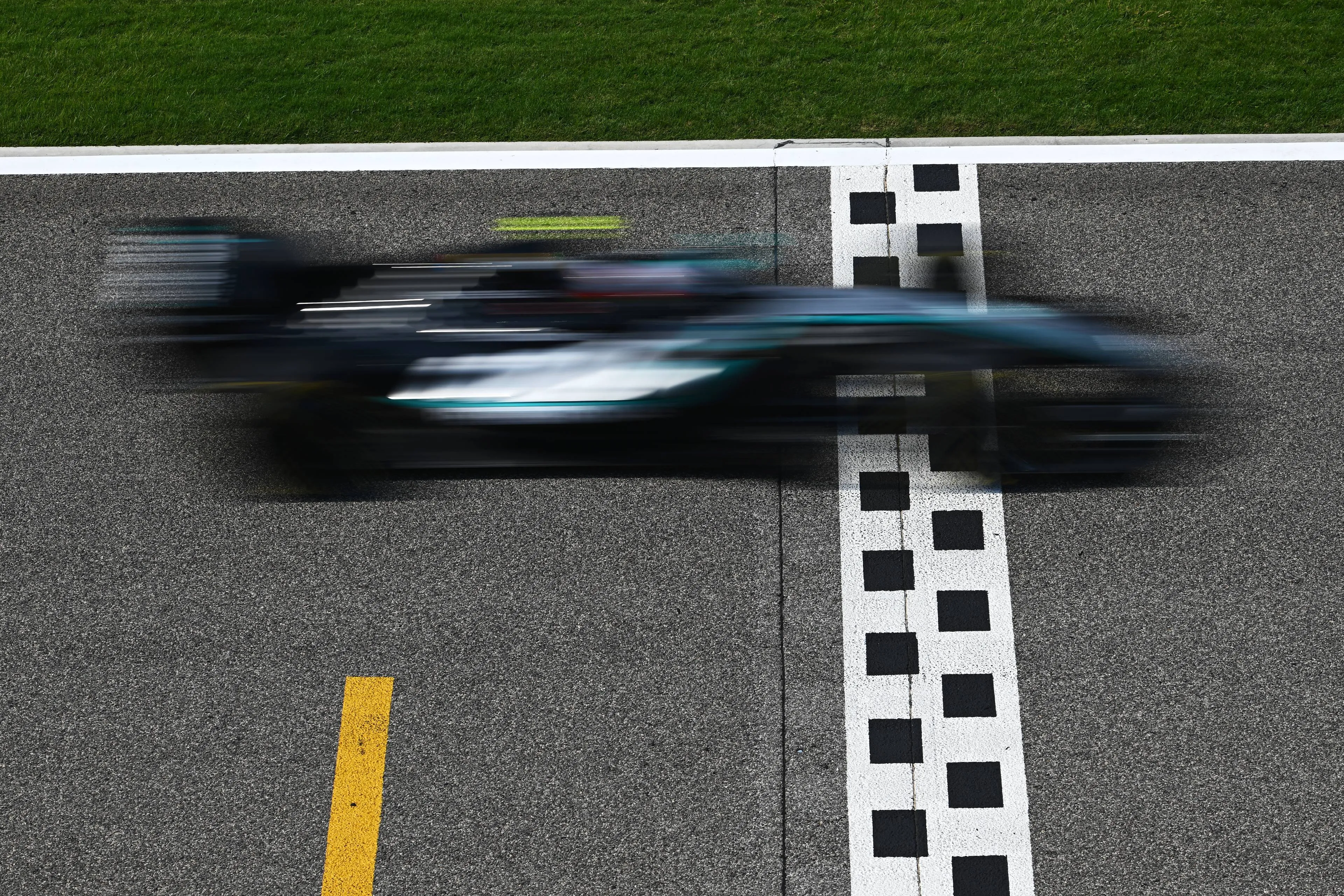 kimi-antonelli-w17-mercedes-wintertest-2026-bahrein-27