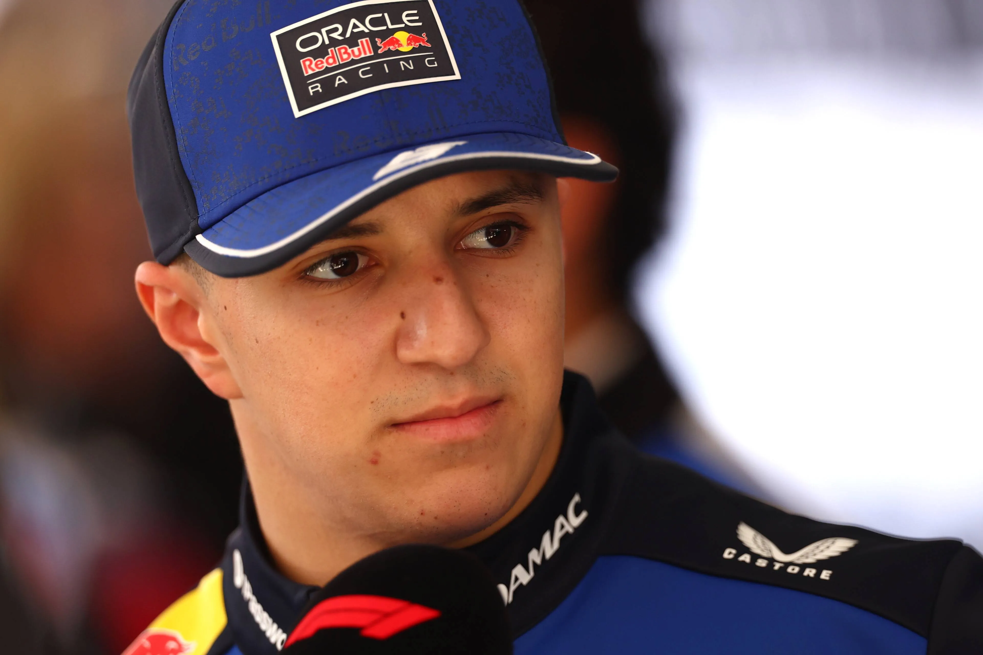 isack-hadjar-red-bull-racing-china-sprintrace-1