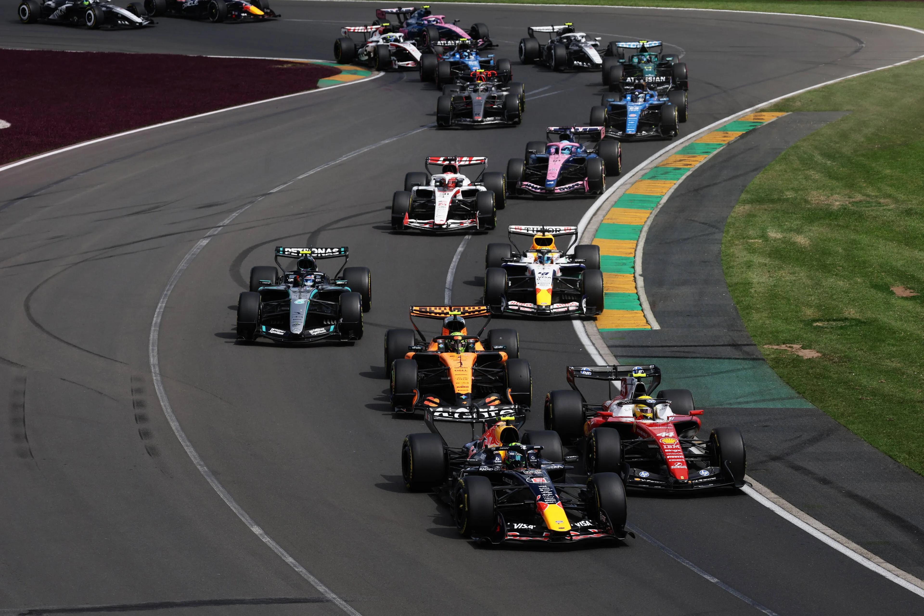 red-bull-racing-gp-australie-zondag-2026-lando-norris-mclaren-isack-hadjar-ferrari-lewis-hamilton-andrea-kimi-antonelli-mercedes-visa-cash-app-rb-arvid-lindblad-george-russell