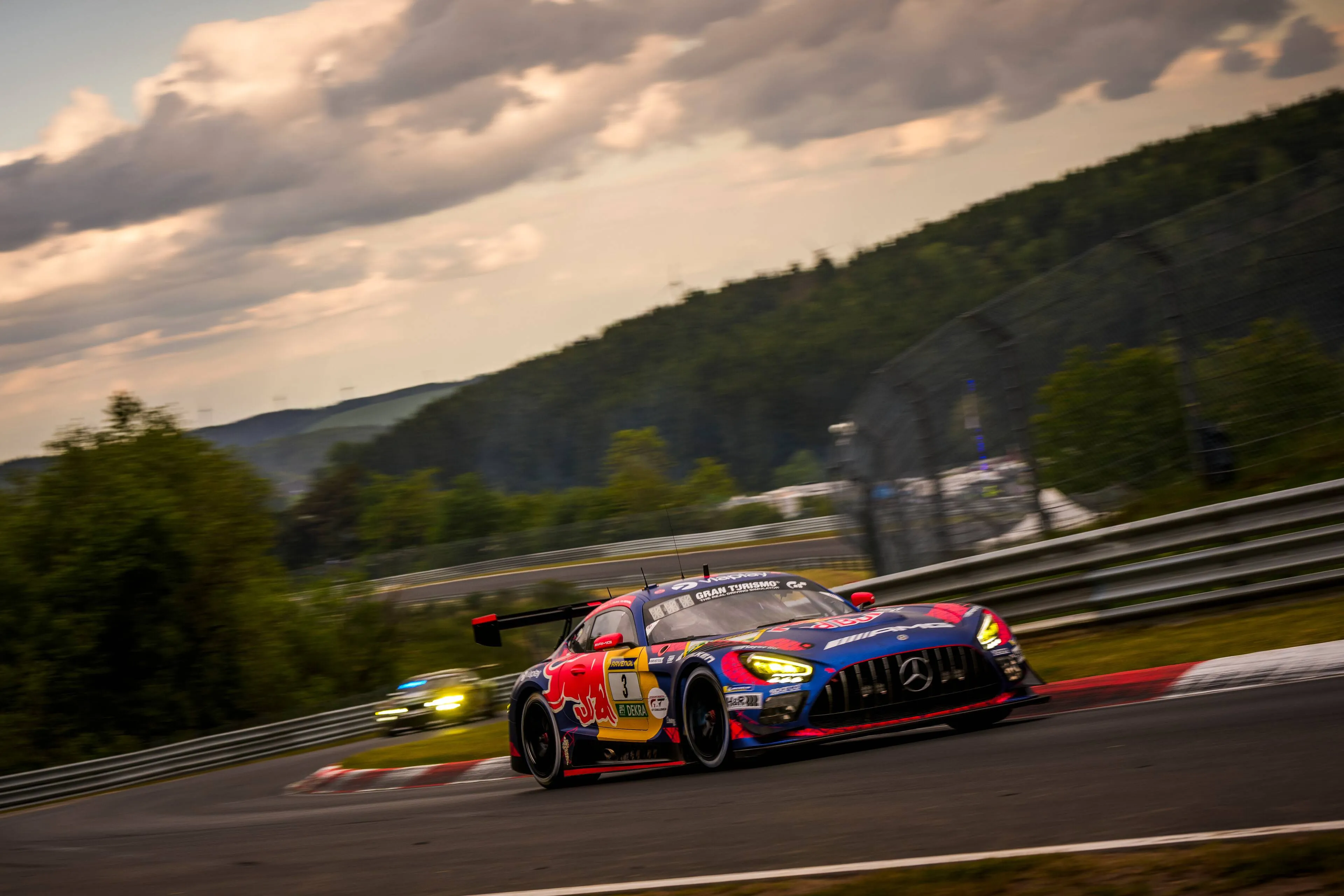 franz-hermann-nordschleife-nls-max-verstappen-dani-juncadella-jules-gounon-lucas-auer-mercedes-amg-gt3-nurburgring-nordschleife-racing-24-uur-1