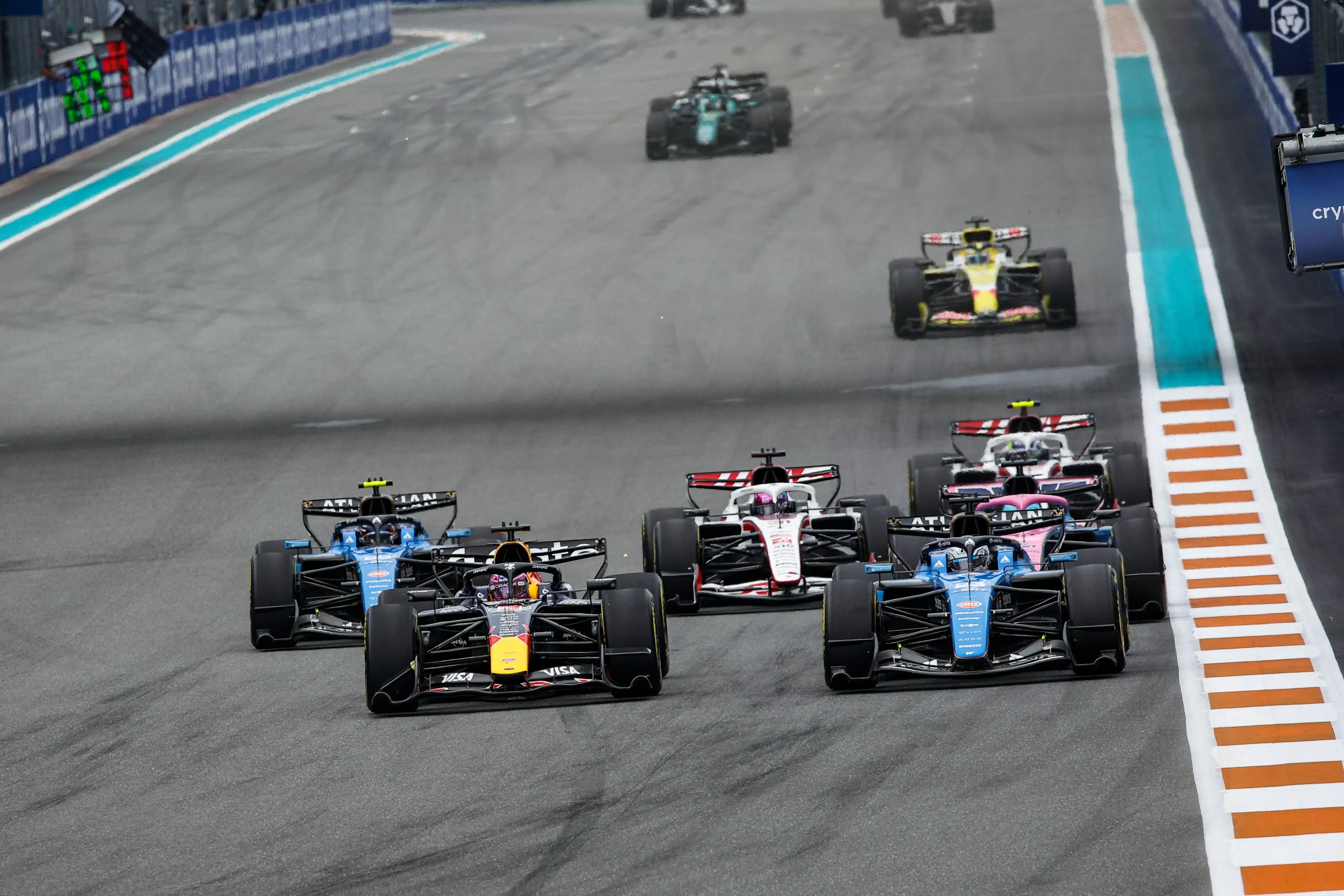 miami-max-verstappen-williams-red-bull-racing-carlos-sainz-alexander-albon-1