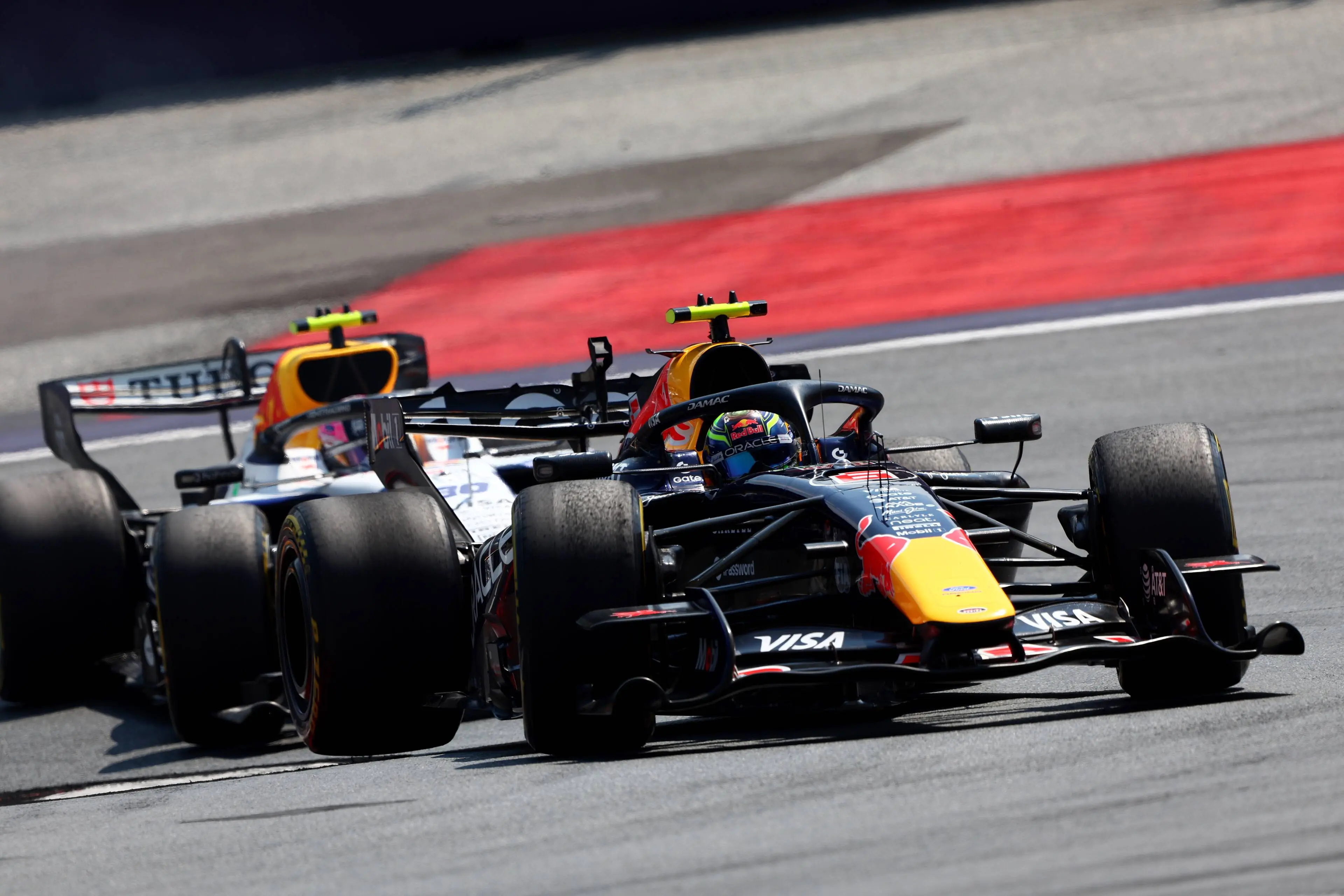 isack-hadjar-red-bull-racing-gp-oostenrijk-2026-zondag-liam-lawson-2