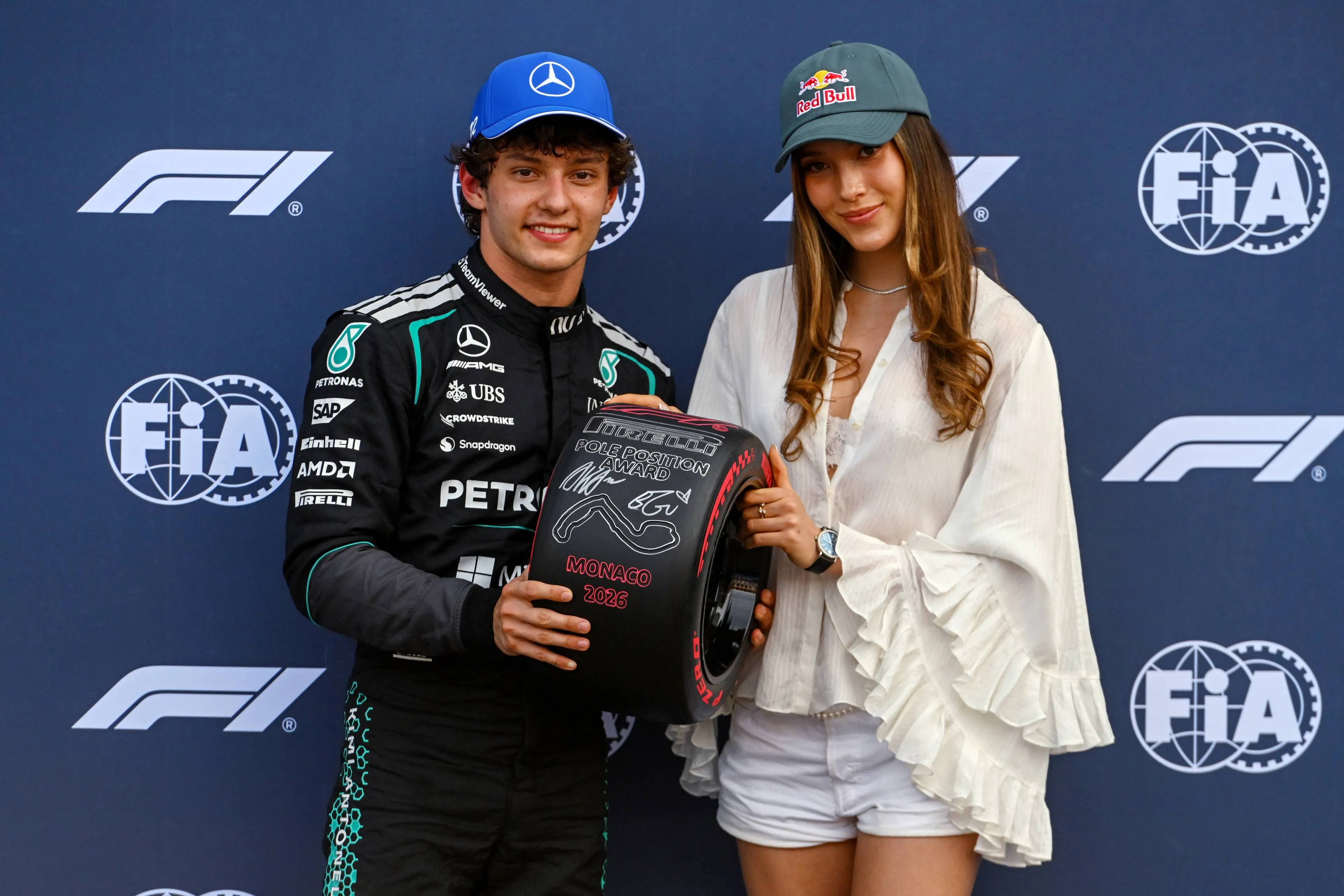 kimi-antonelli-mercedes-monaco-2026-pole-position-zaterdag
