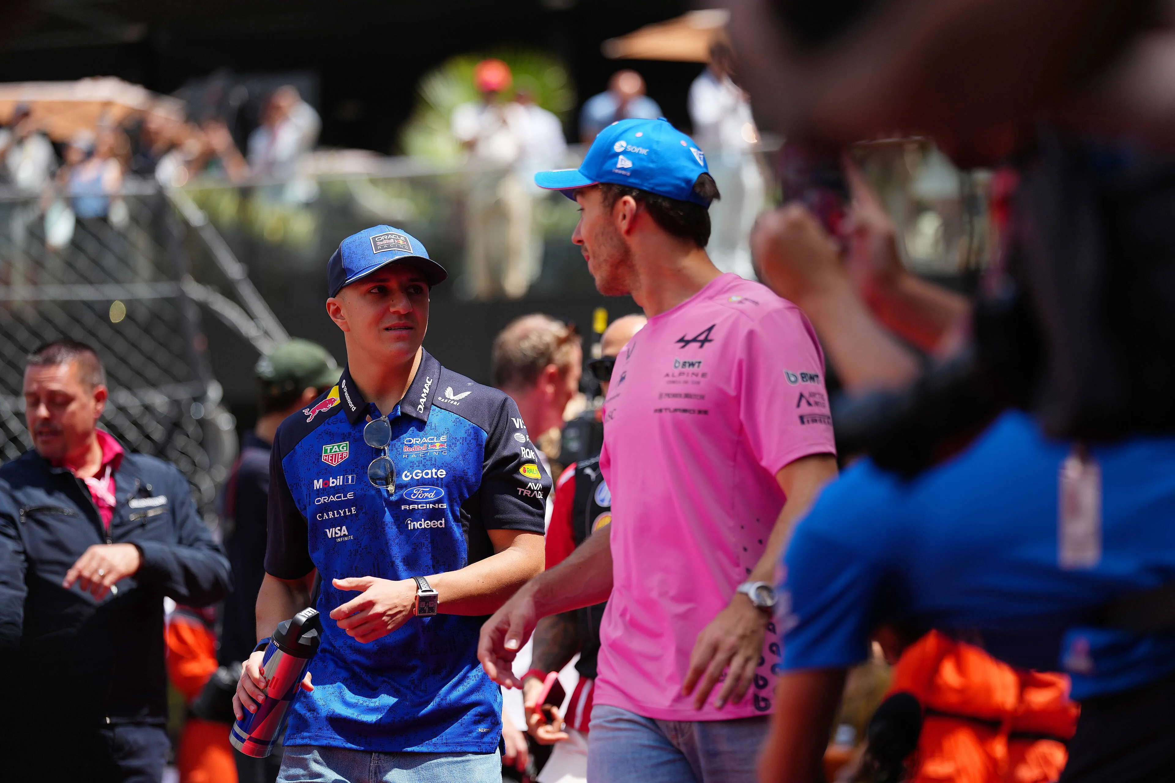pierre-gasly-alpine-isack-hadjar-red-bull-racing-2026-monaco-zondag-grand-prix