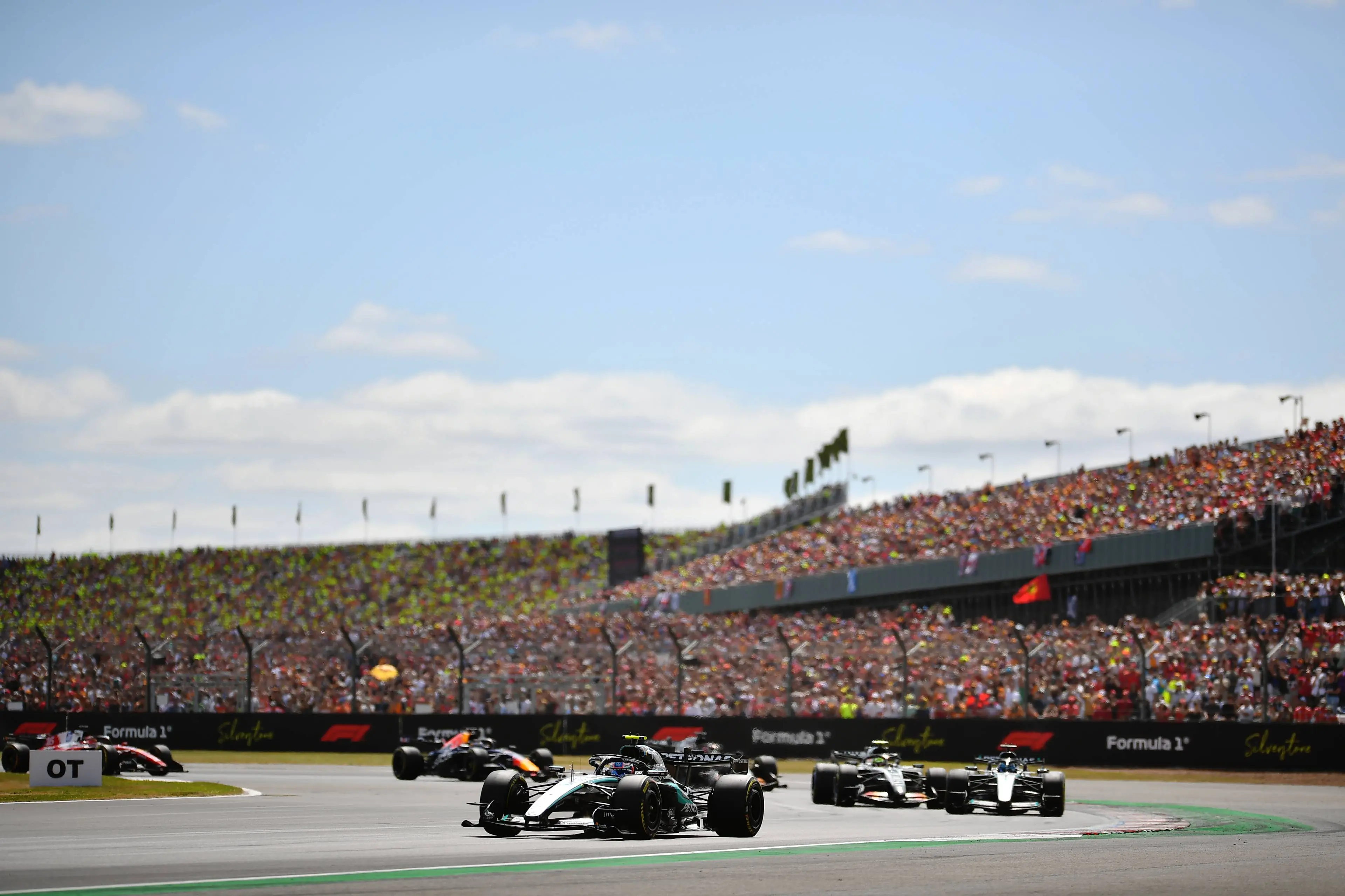 kimi-antonelli-mercedes-2026-zaterdag-sprintrace-groot-brittannie-start