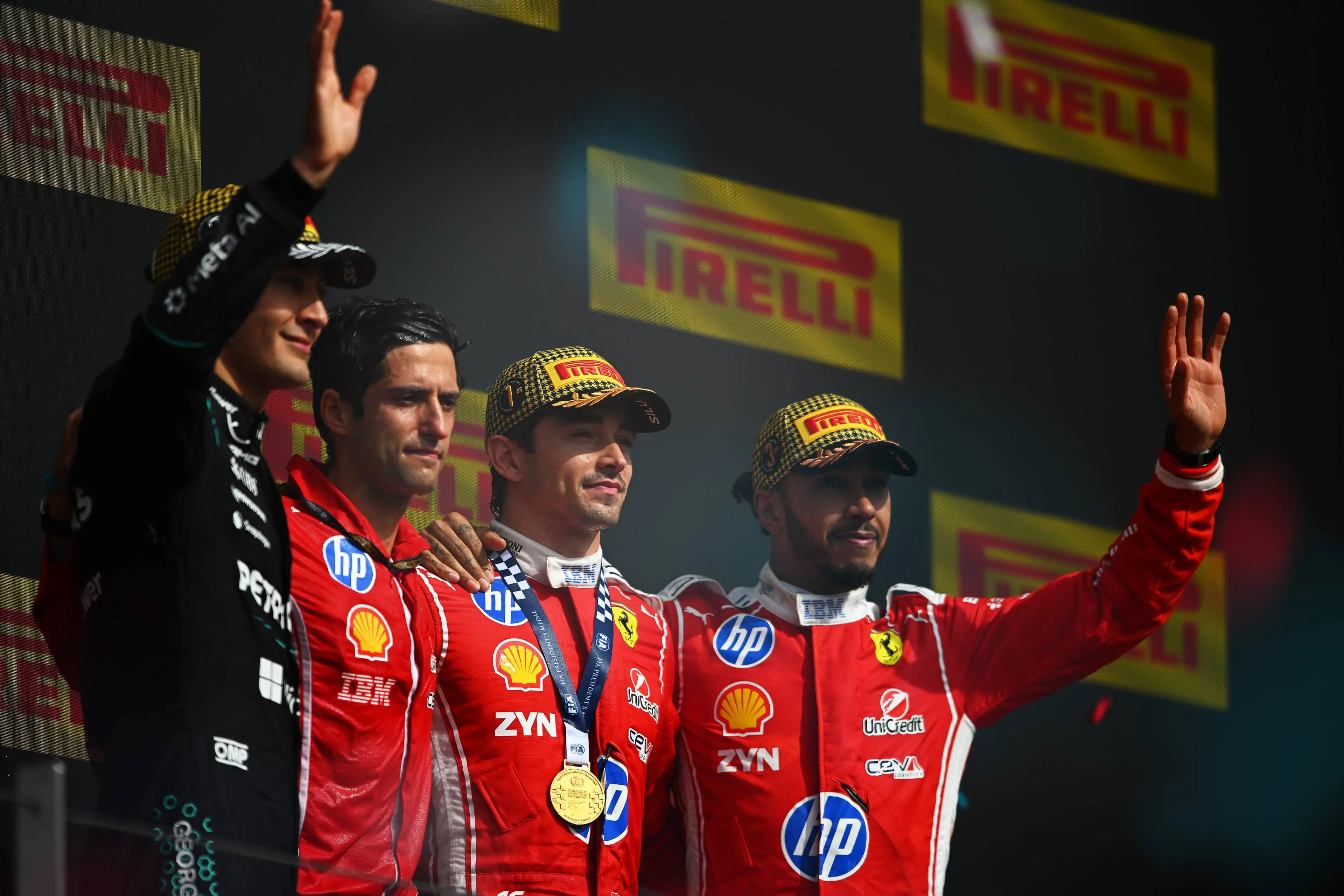 pirelli-george-russell-mercedes-charles-leclerc-lewis-hamilton-ferrari-gp-groot-brittannie-2026-zondag-3