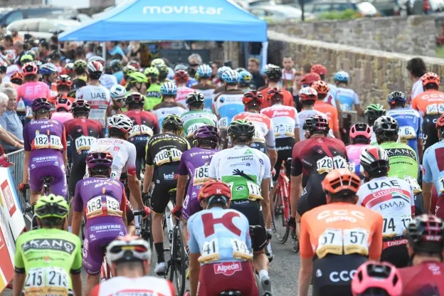 Sirotti Peloton algemeen Vueltajpg