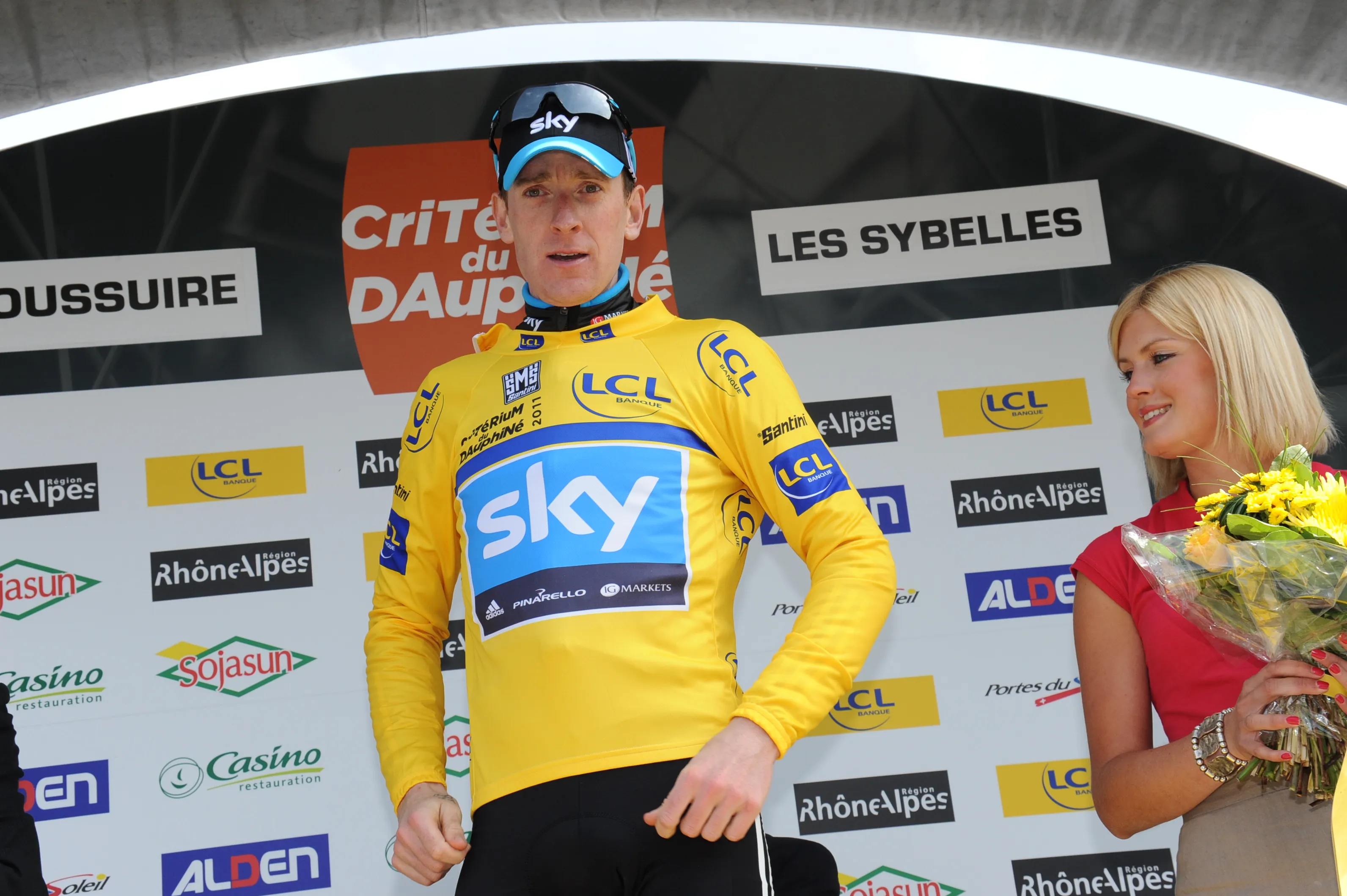 Armstrong helps Wiggins by paying for his therapy: "He is a good man"