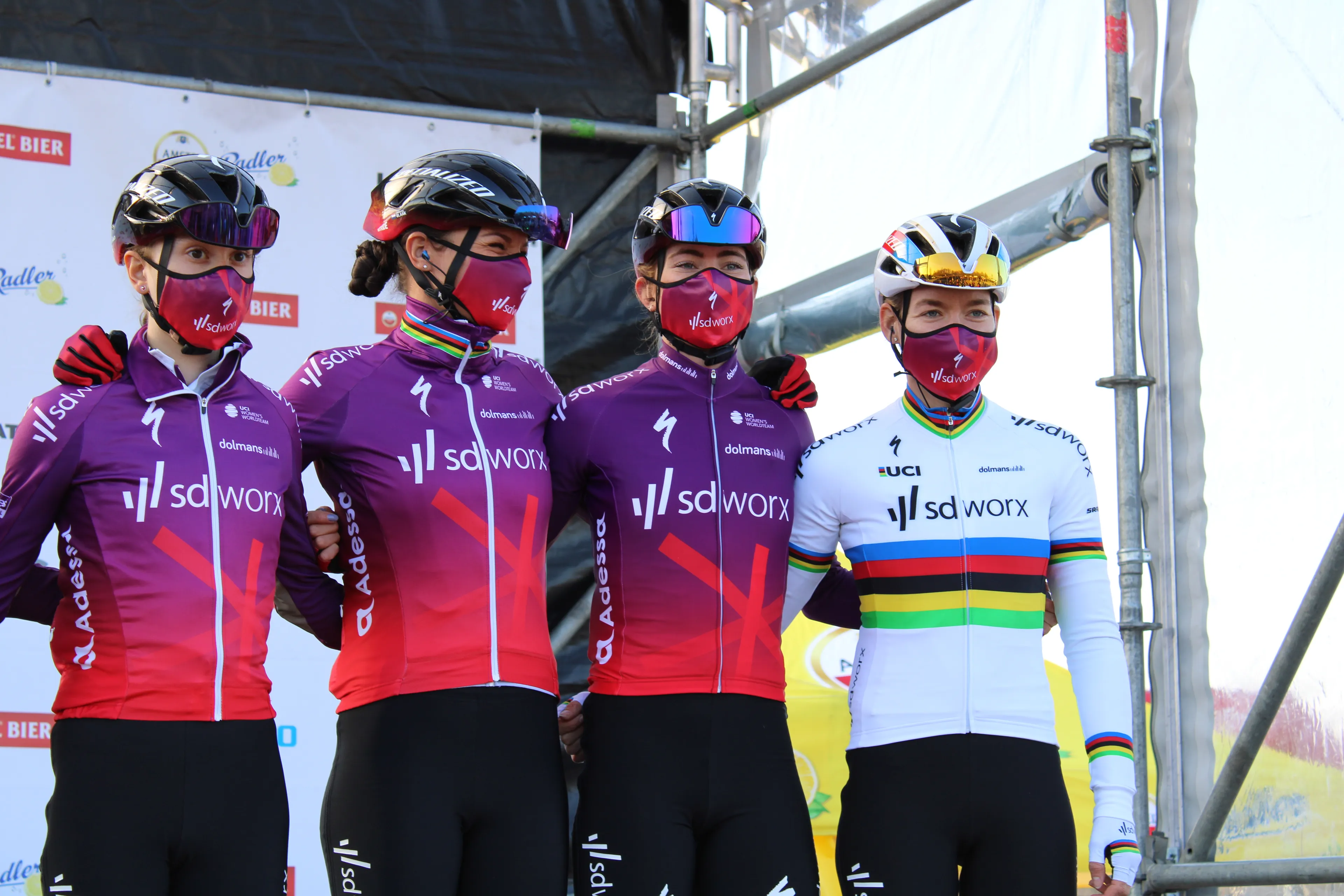 UCI geeft update over hervormingen vrouwenwielrennen: Meer salaris, meer bescherming