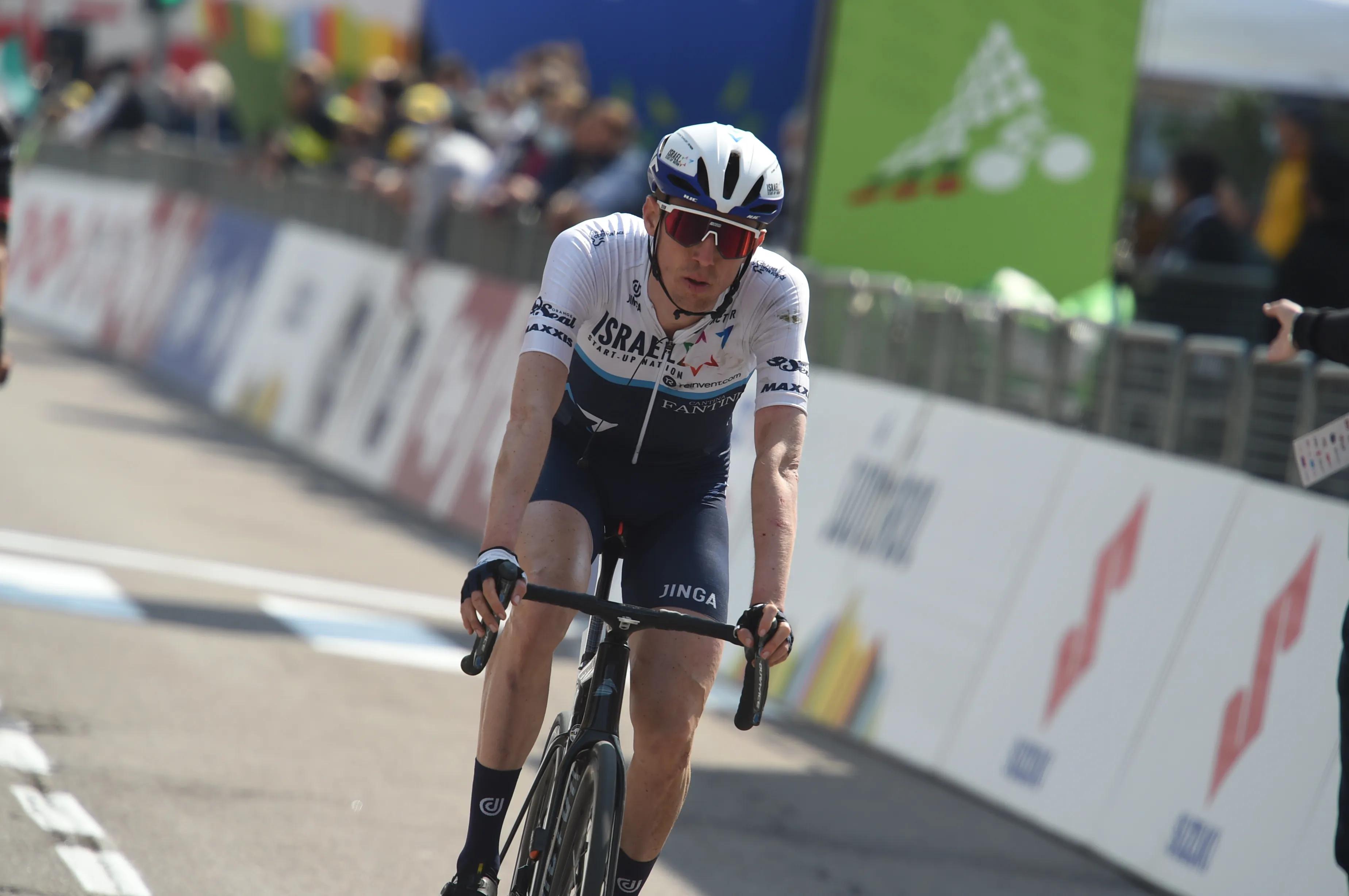 Dan Martin vol lof over ploegmaat Bevin: 'Zonder twijfel belangrijke schakel in de ploeg'