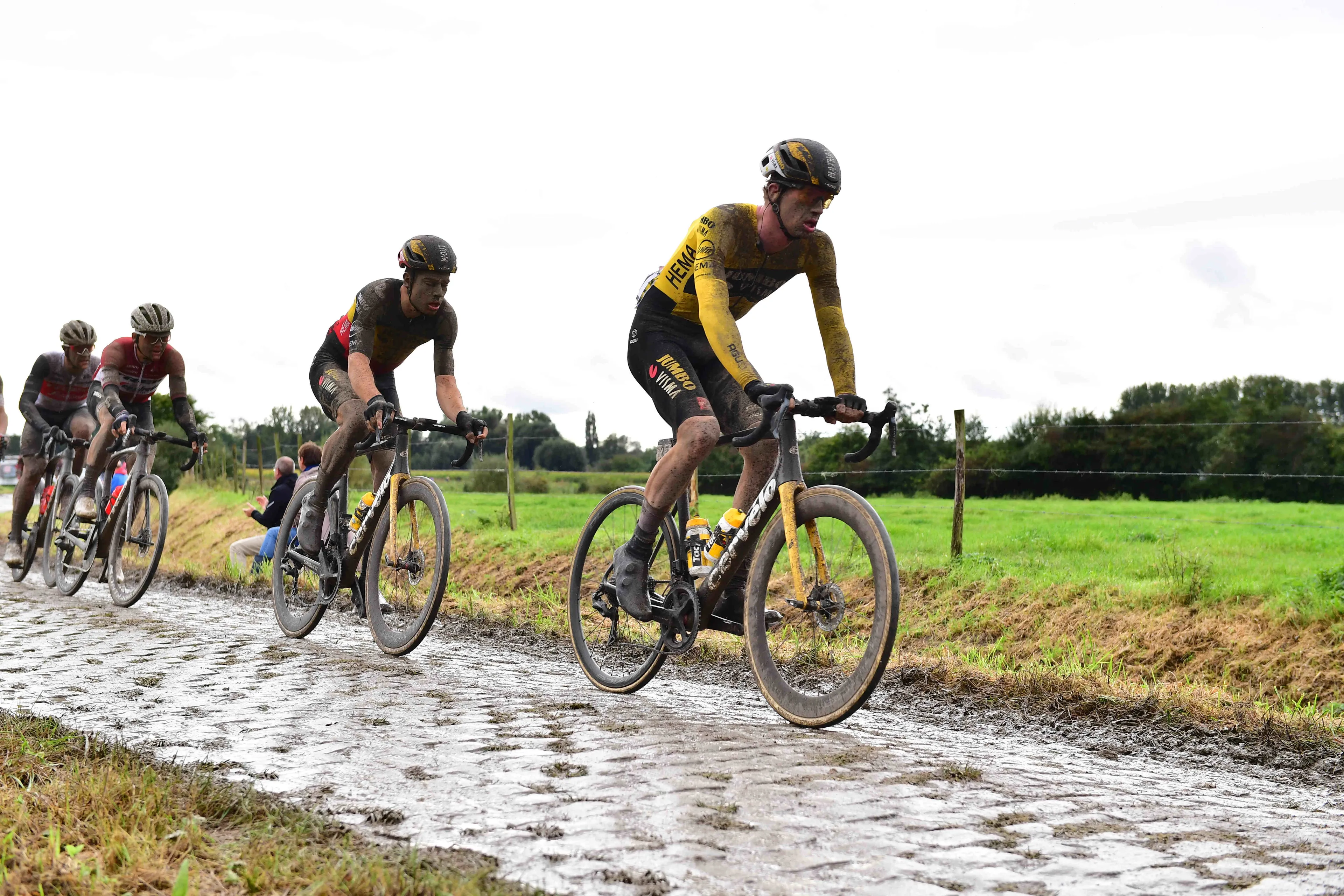 Van Aert zet zinnen op Monument: 'Van Milaan-Sanremo tot Parijs-Roubaix één piekperiode'