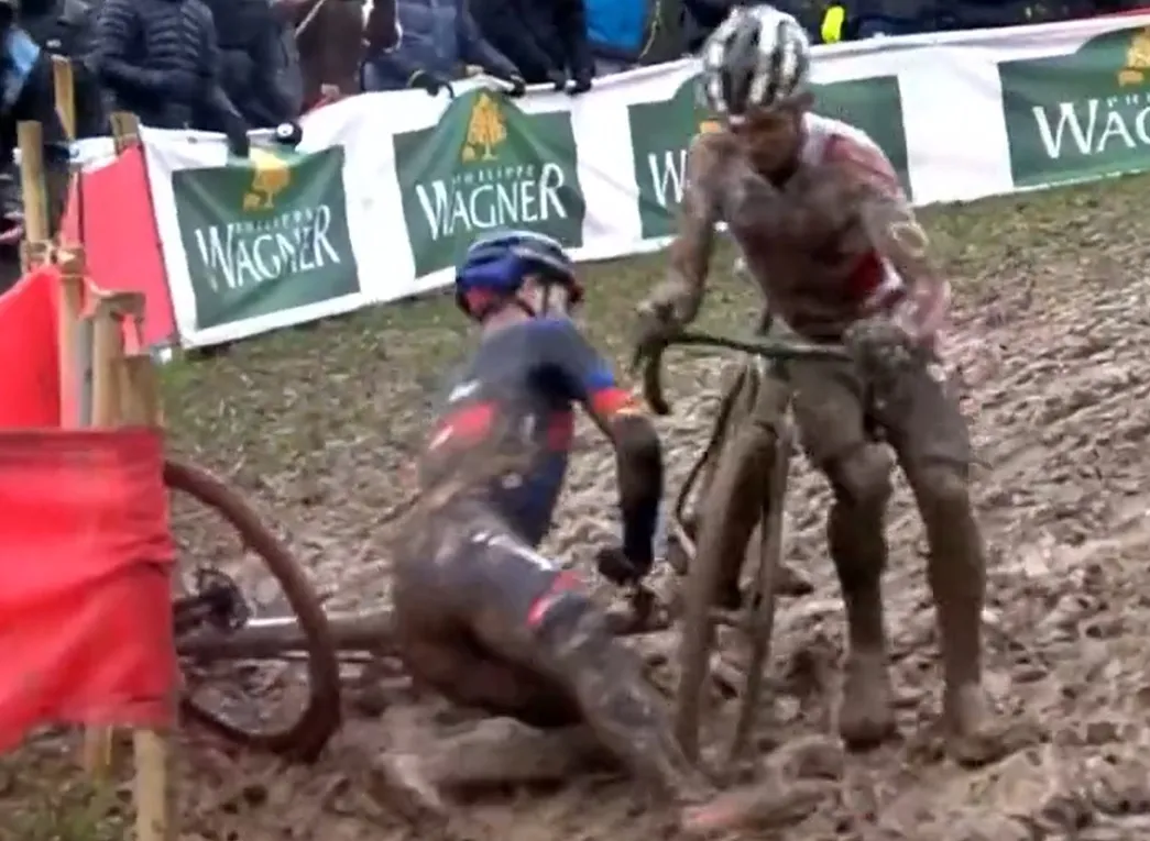 Iserbyt wint waanzinnig gevecht van Aerts na waar modderfestijn; Ronhaar knap derde