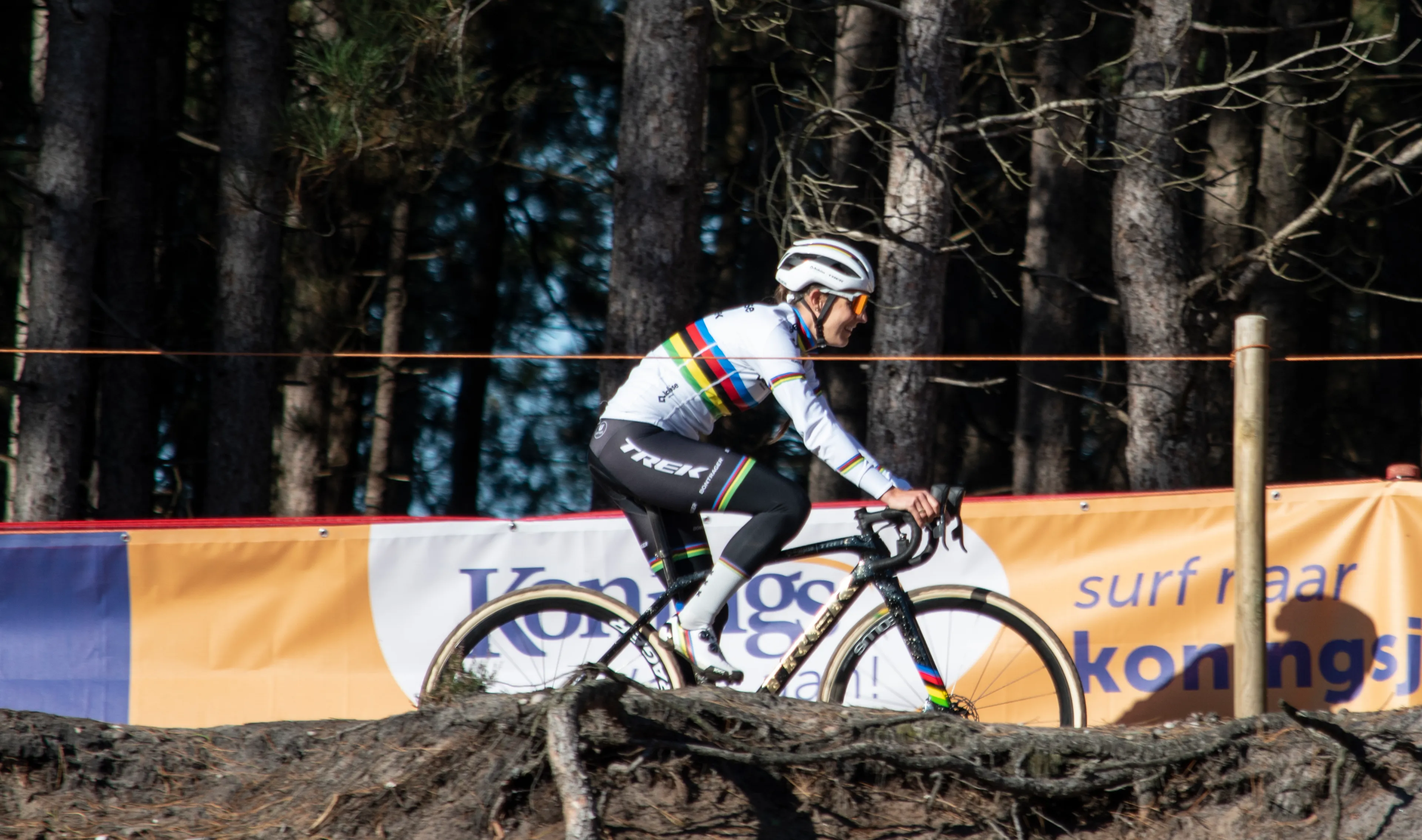 Ontketende Brand zet favorietenrol WK kracht bij met zege in Flandriencross van Hamme