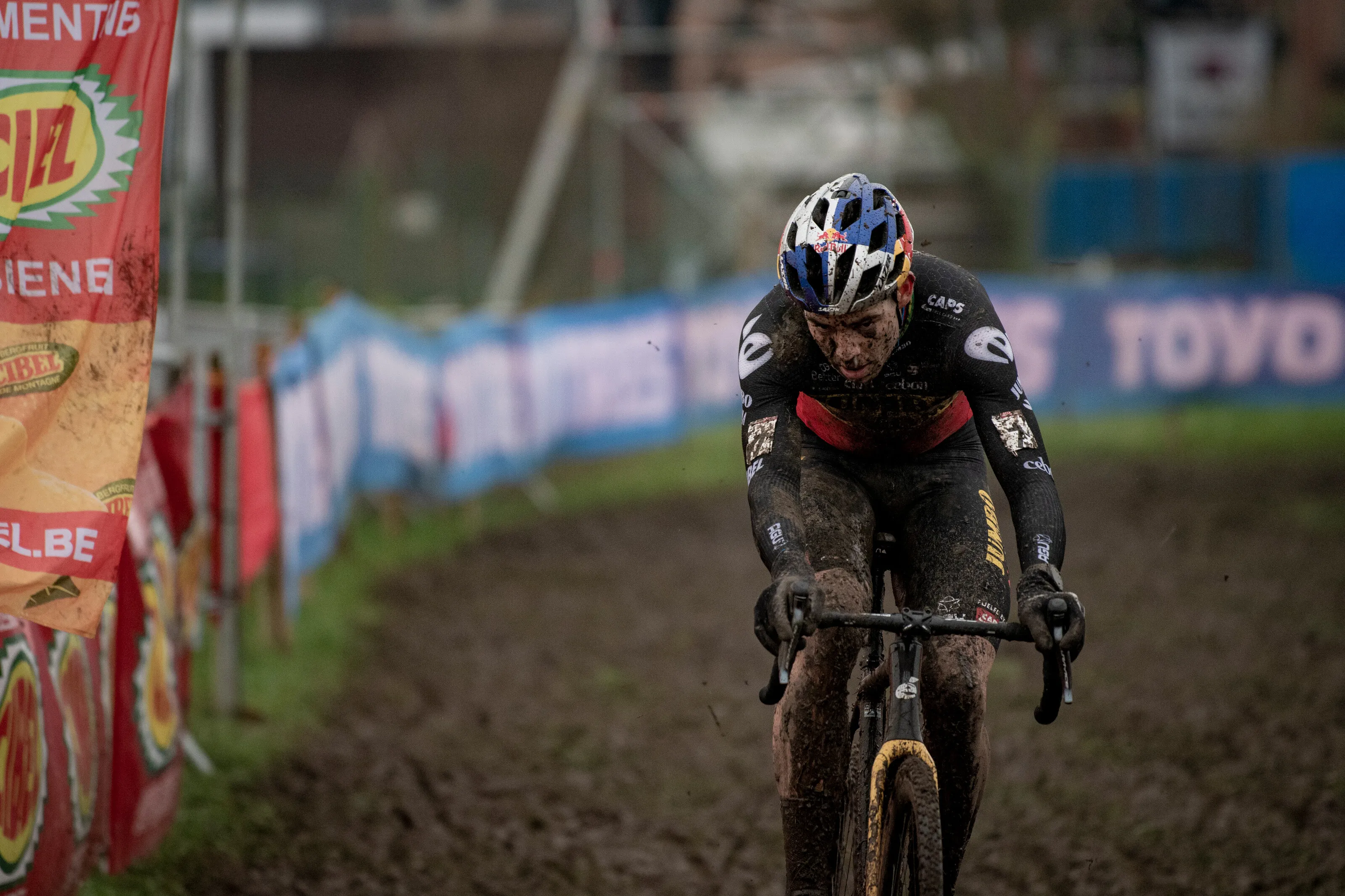 wout van aert dendermonde 4