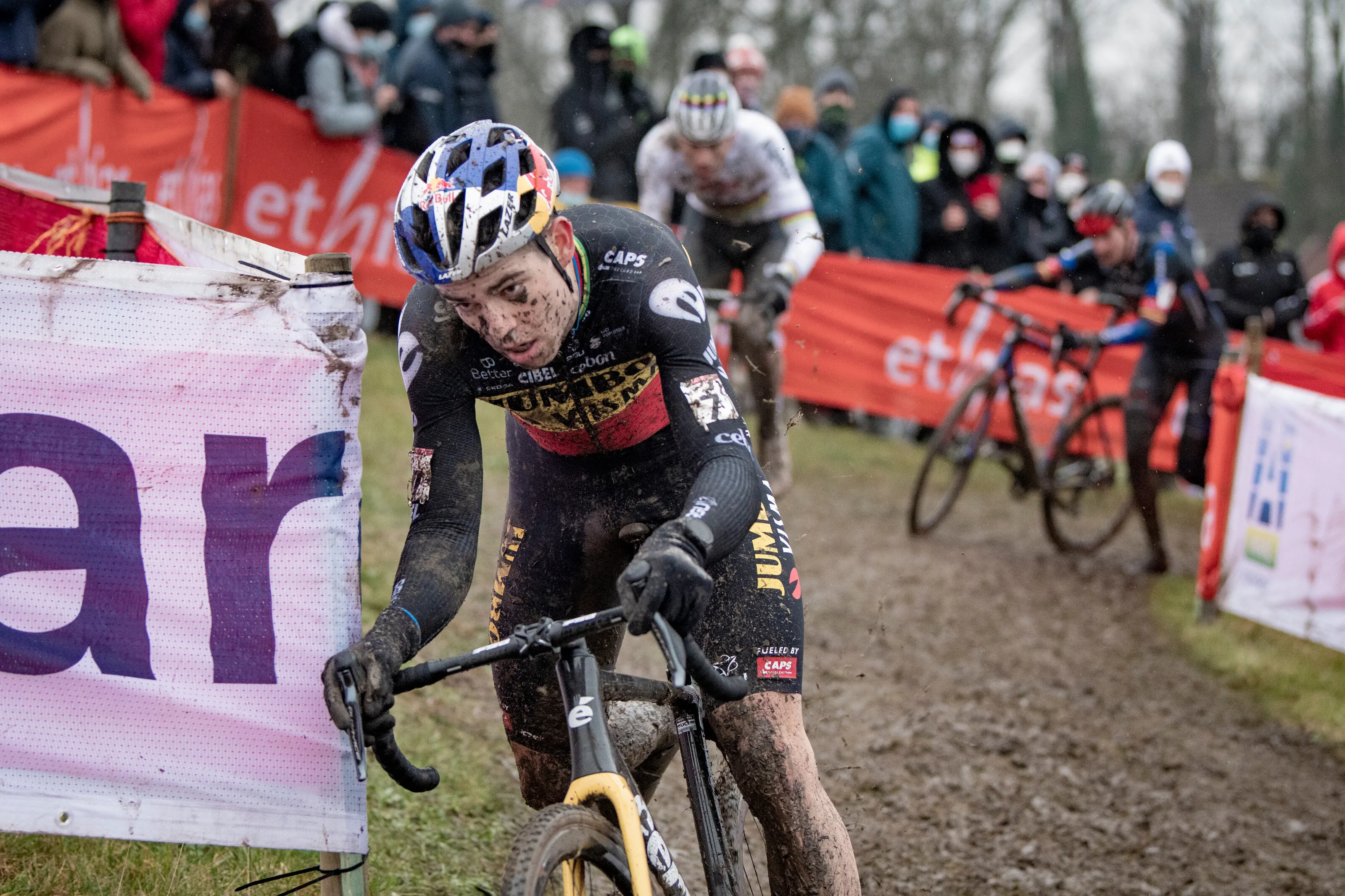 Sven Nys slaat steil achterover door Van der Poel en Van Aert: 'Wat die deden, heb ik nog nooit gezien'