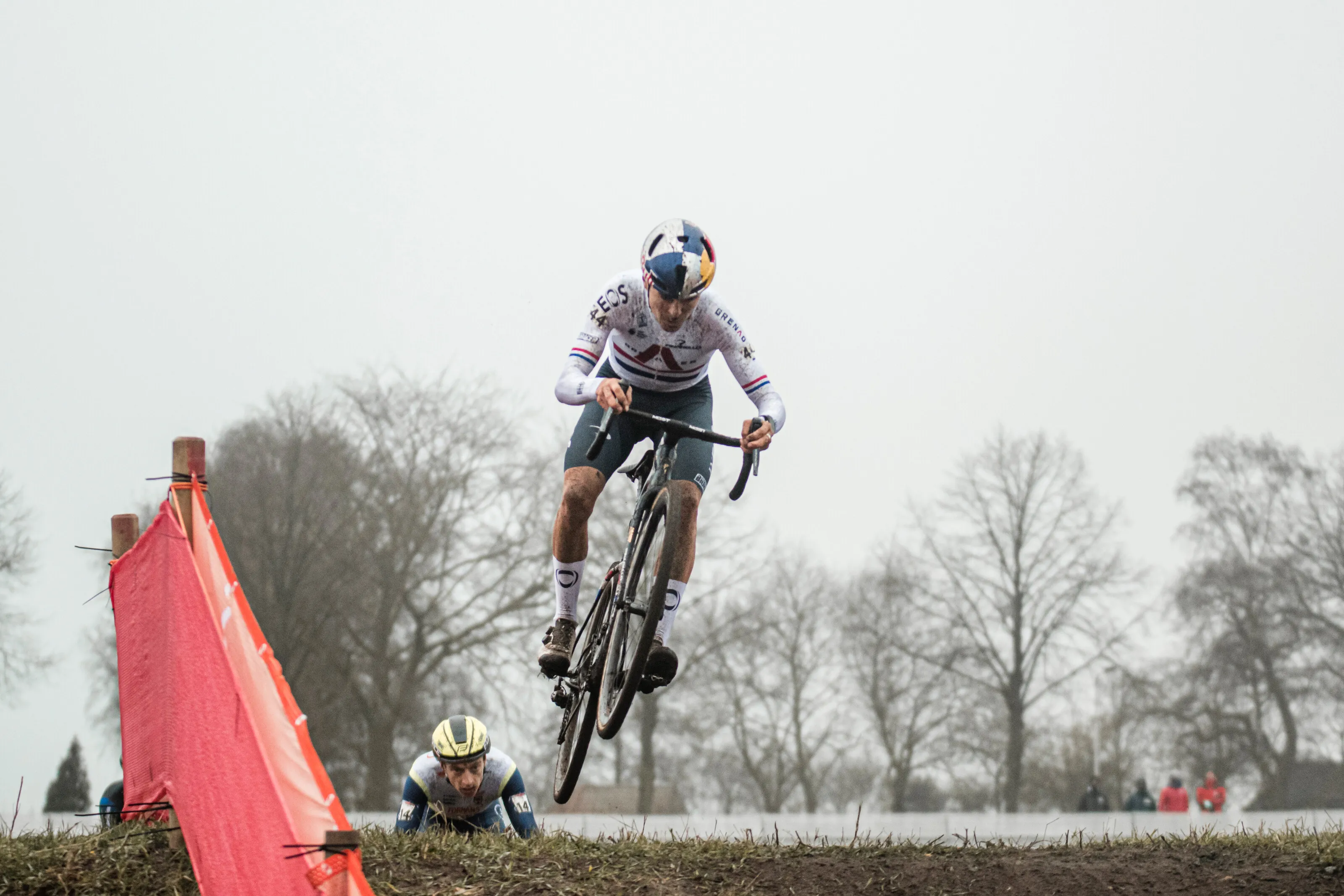 Orts ziet Pidcock en later ook Van der Poel en Van Aert terugkeren: 'Dat is geweldig voor het veldrijden'