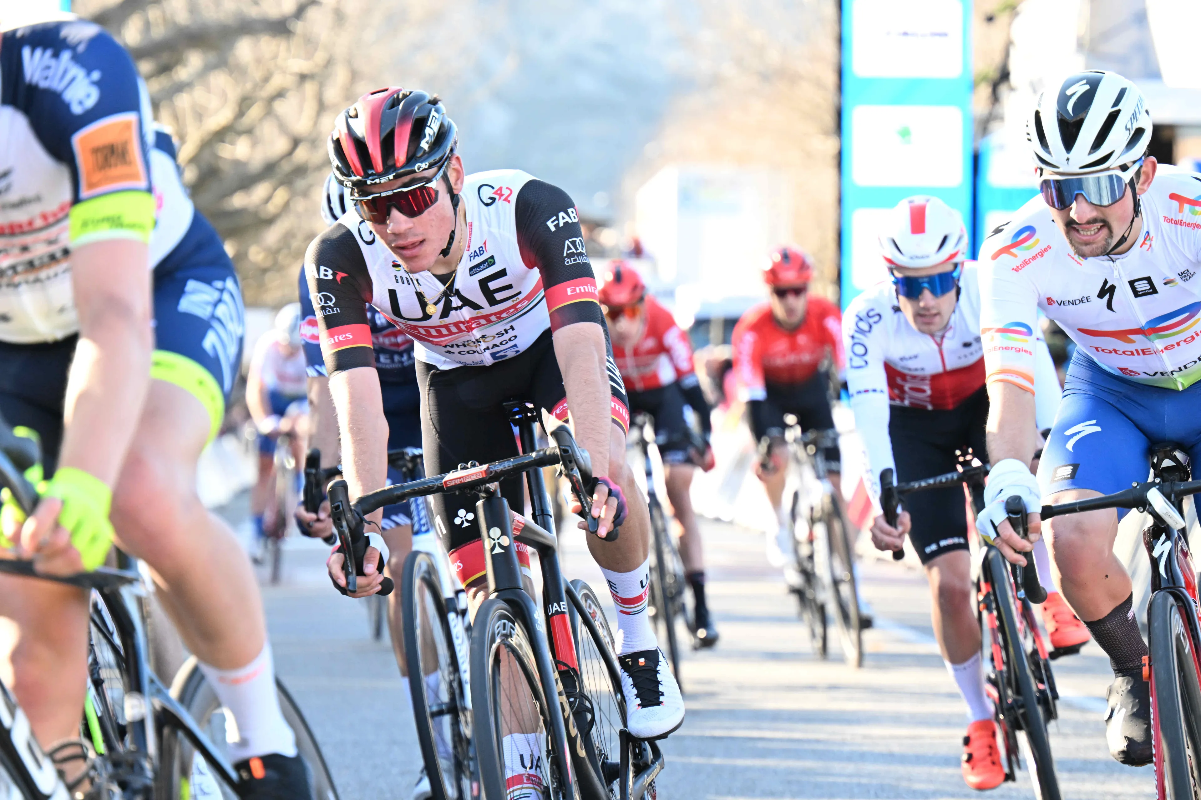 Selectie UAE Team Emirates 2023 | Ayuso verlengt tot eind 2028, Wellens eerste aanwinst