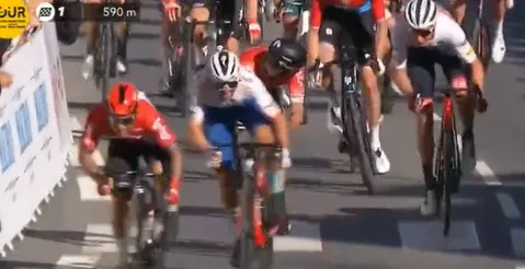 🎥 Trek-Segafredo''s Kirsch sneert naar Bouhanni: 'Is het echt zo moeilijk om je lijn te houden?'
