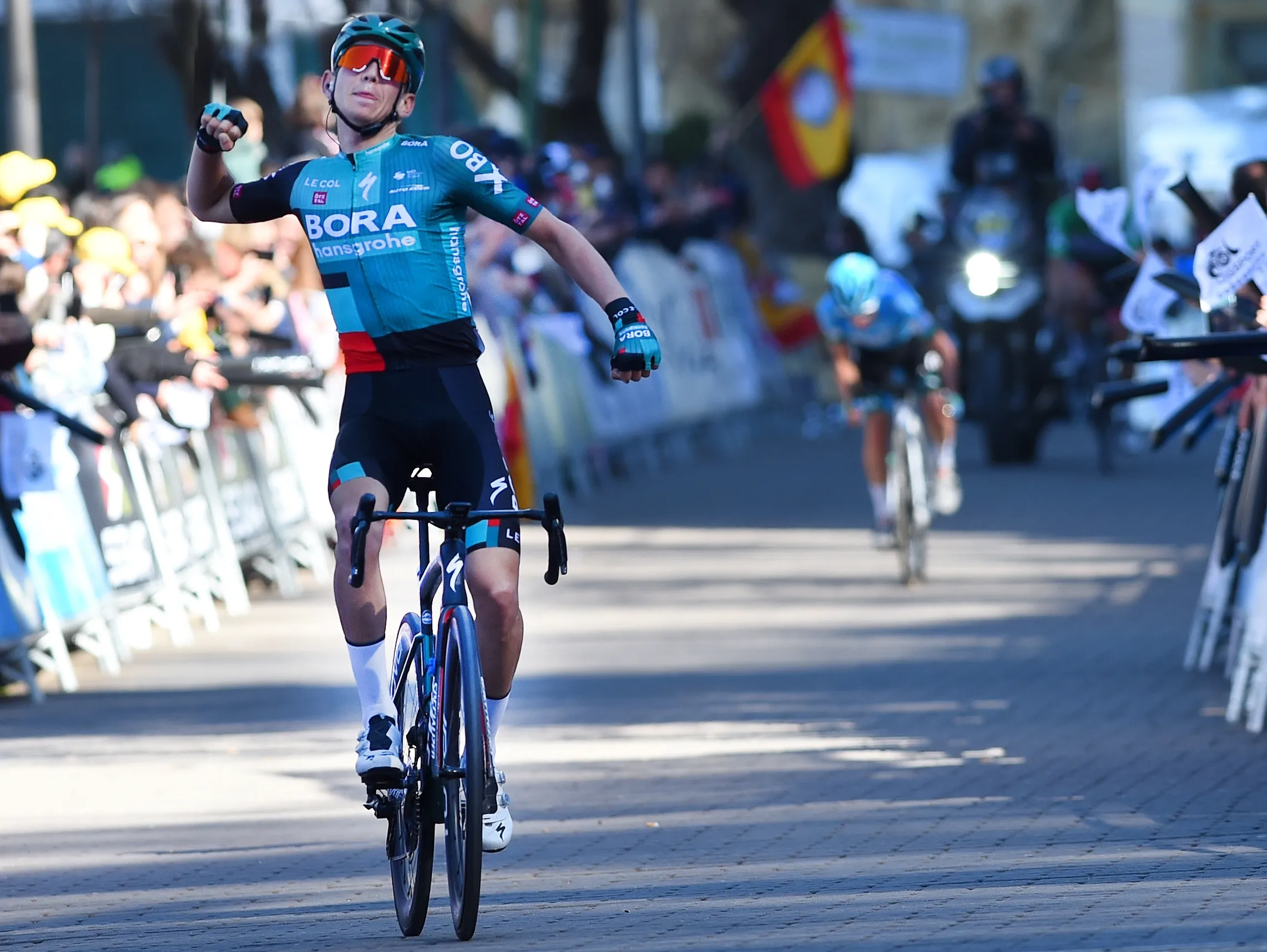 Poels houdt stand op slotklim en wint Ruta del Sol, Kämna grijpt de dagzege