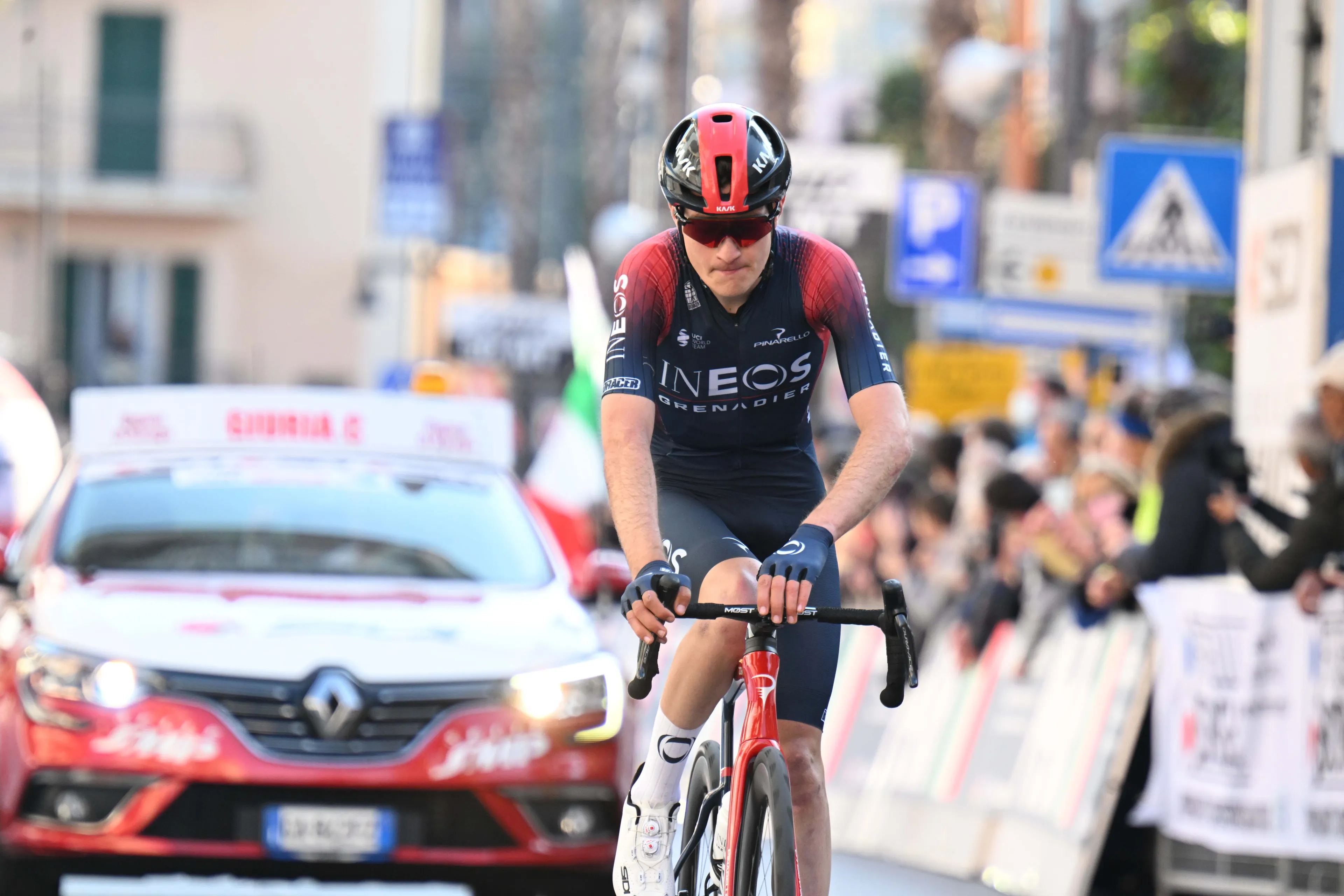 Rodríguez profiteert van harde werk Soler, Evenepoel grijpt de macht in Baskenland