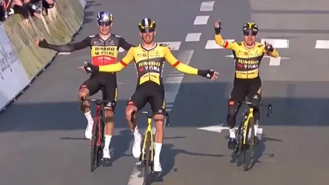 Grote Jumbo-Visma-show in Parijs-Nice: Laporte, Van Aert en Roglic pakken volledig podium