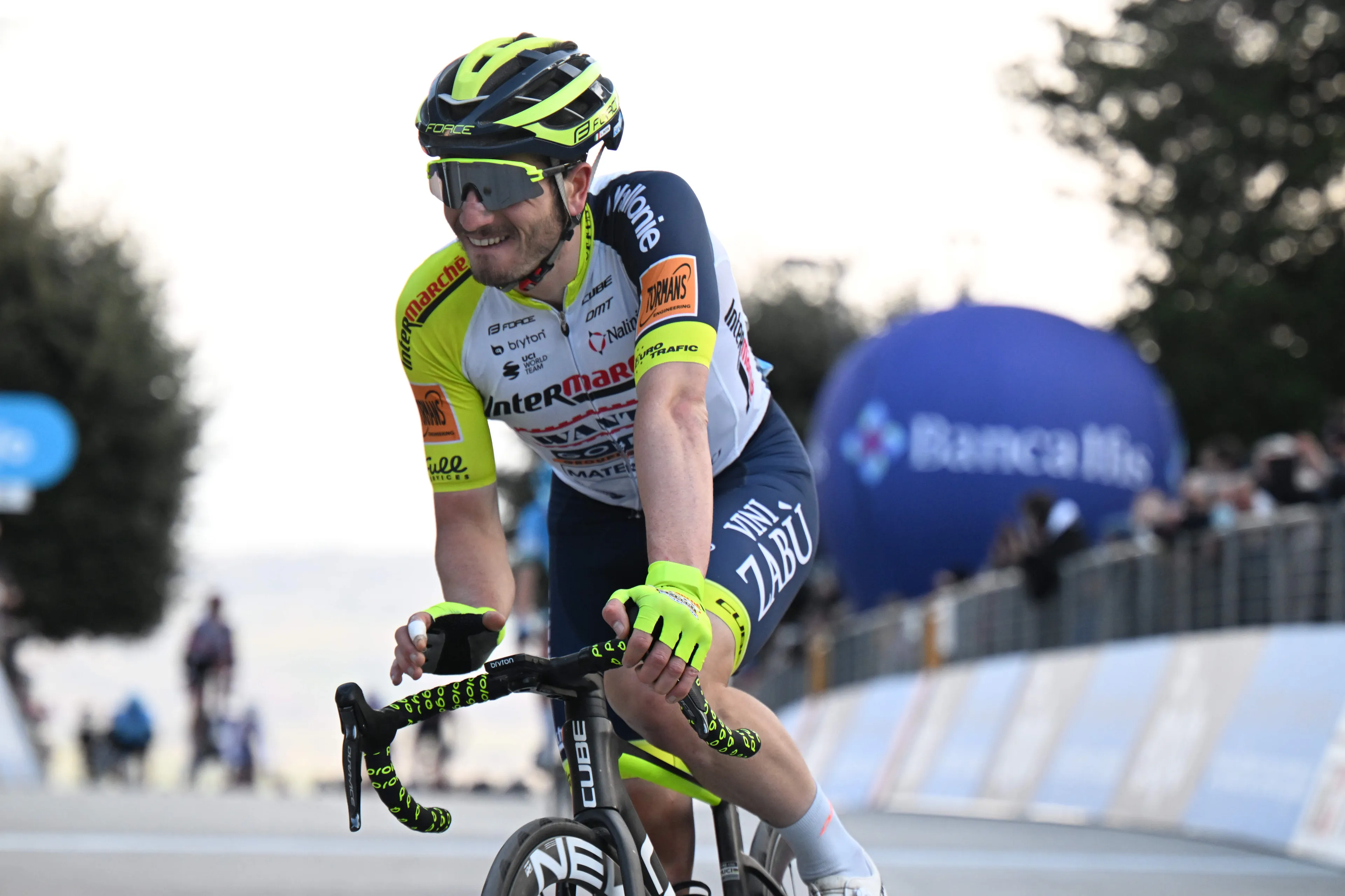 Belgisch talent Bonneu stunt met zege in bergetappe Sazka Tour, Rota blijft leider