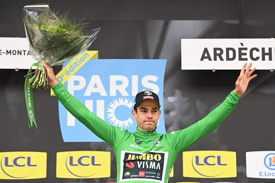 Van Aert na 'communicatiefout' derde in rituitslag: 'Mis nog wat frisheid in de sprints'