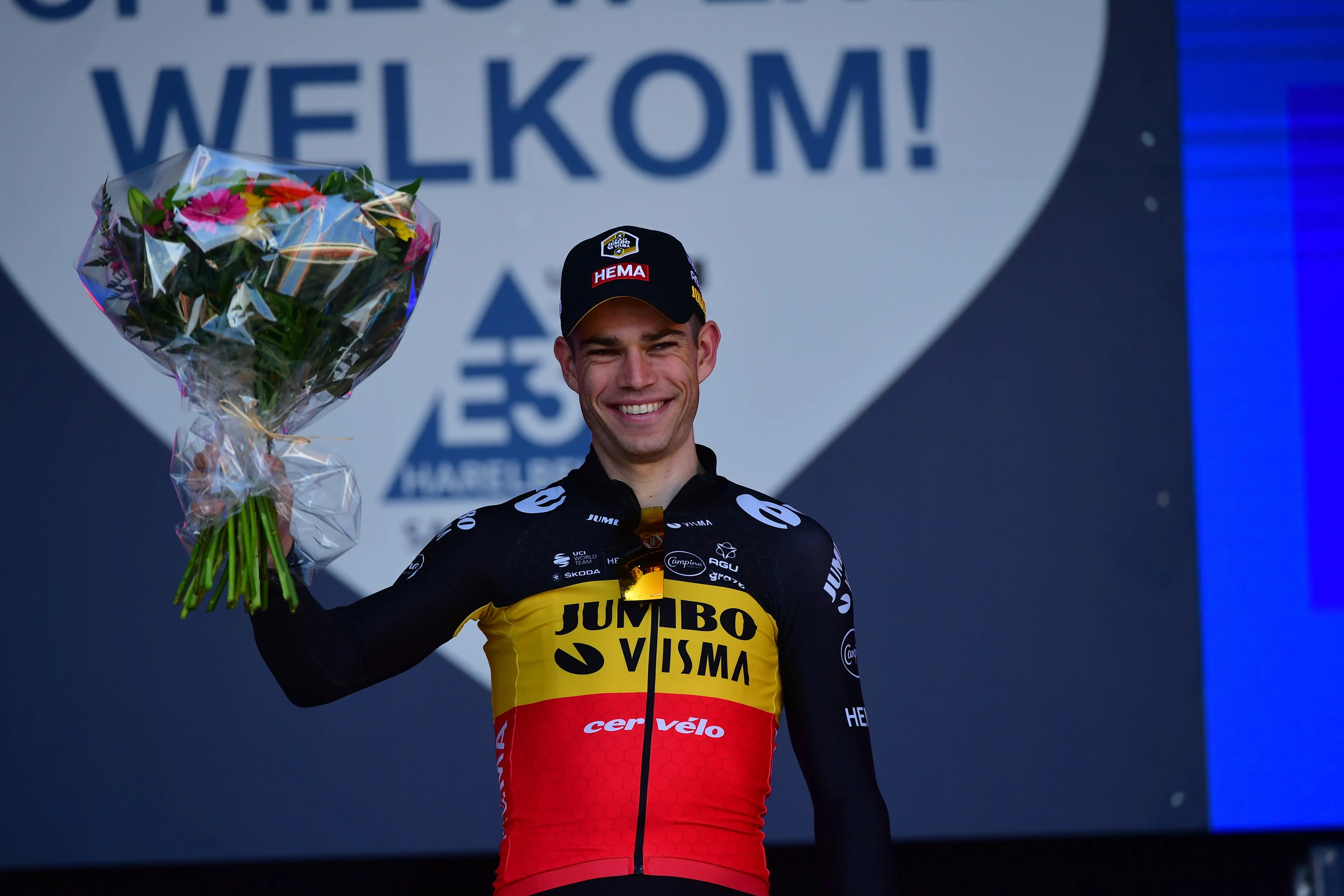 'Van Aert gespot in Spanje, donderdag volgt beslissing over Parijs-Roubaix'