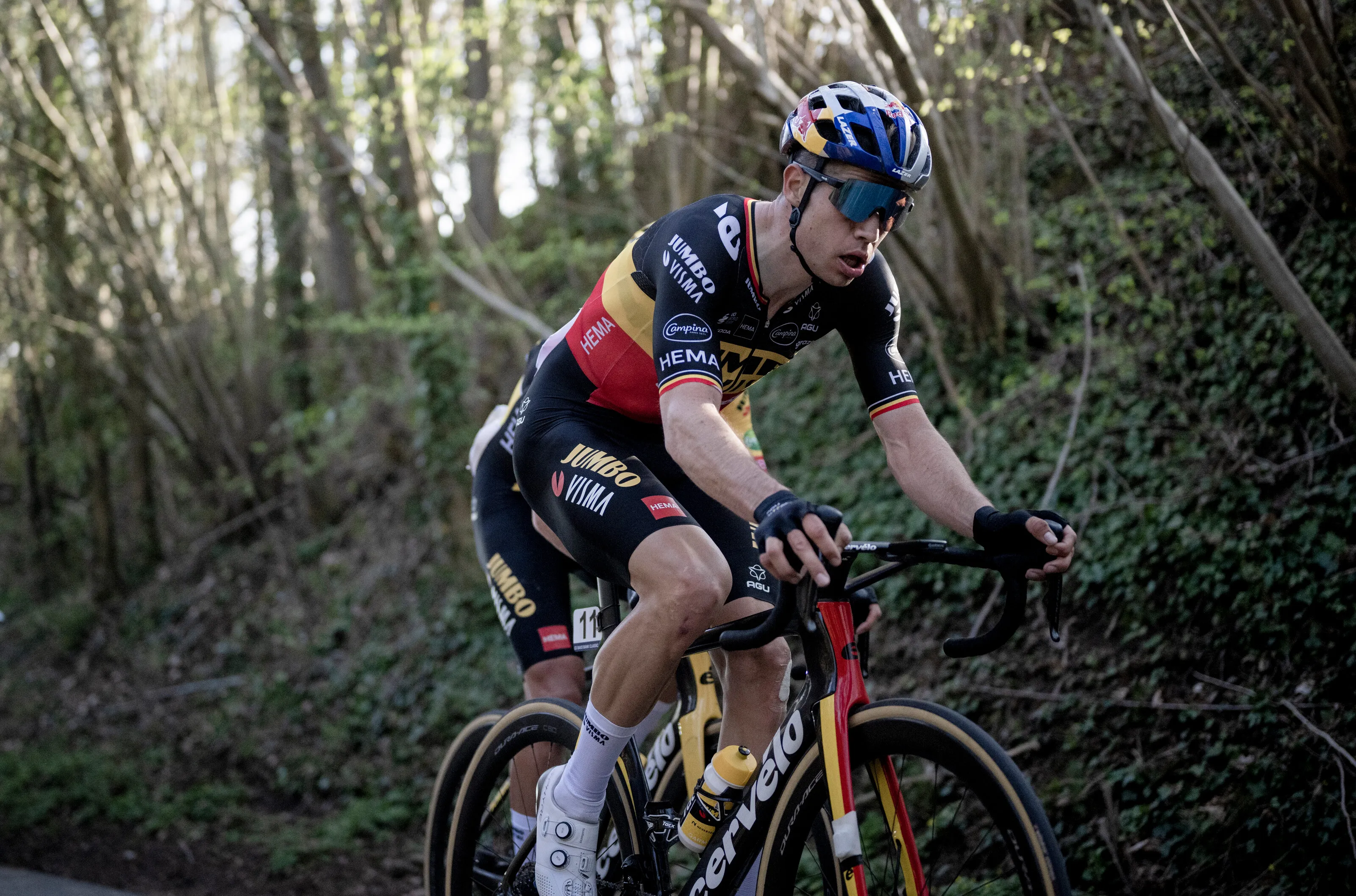 Goed en slecht nieuws over Van Aert: Belg mag weer trainen, maar nog geen Amstel Gold Race