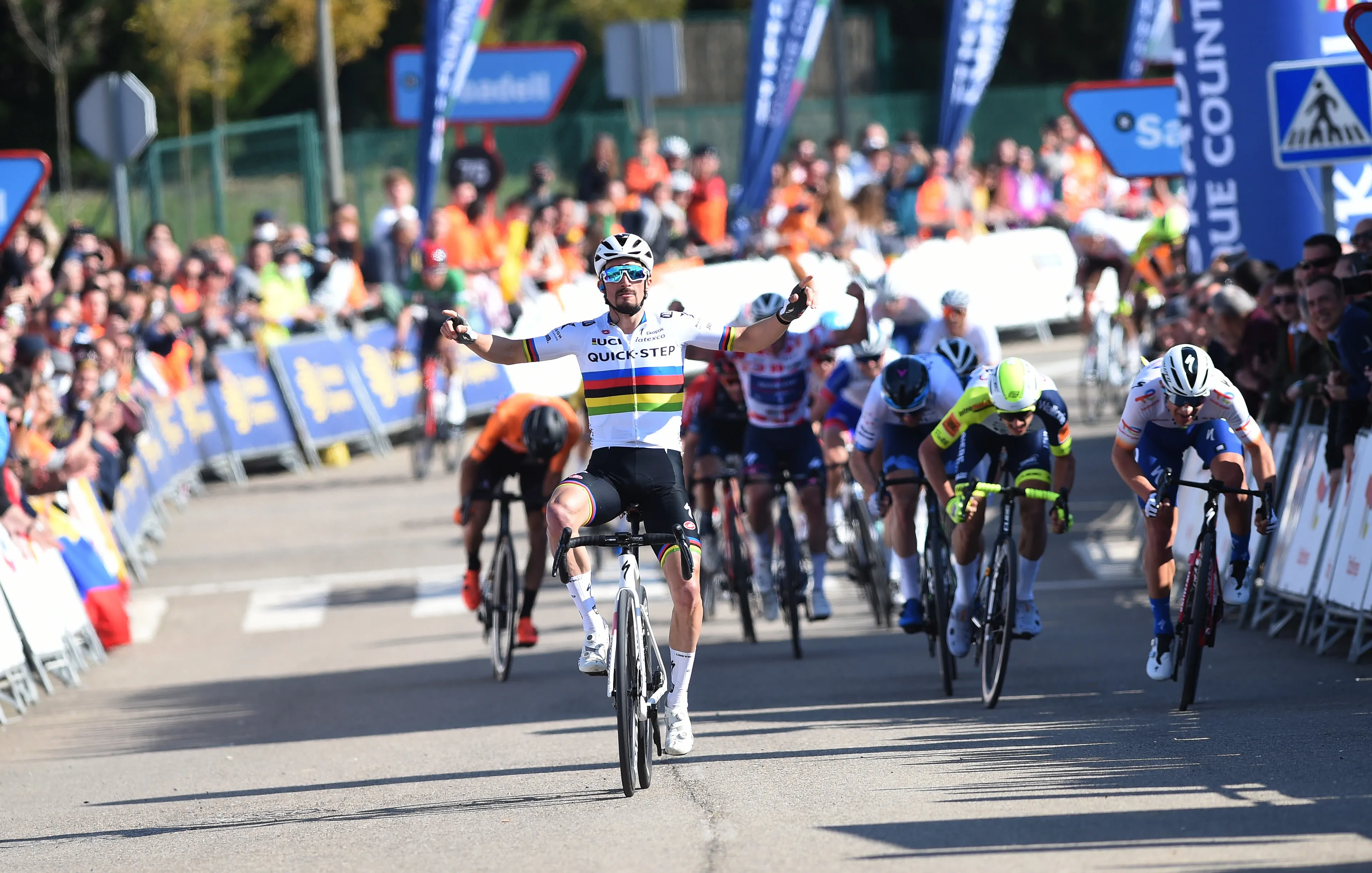 Vluchter Ruiz haalt het nèt niet, Alaphilippe wint etappe in het Baskenland