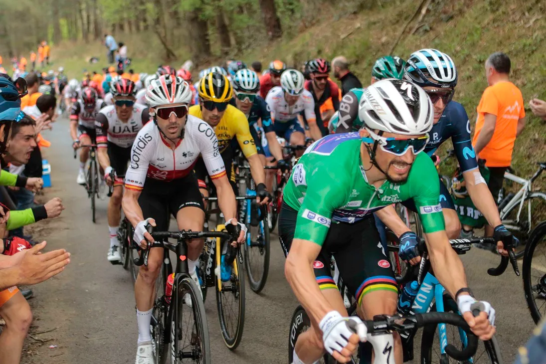 Overzicht WorldTour wildcards 2025 | Ook Ronde van het Baskenland maakt deelnemende ploegen bekend