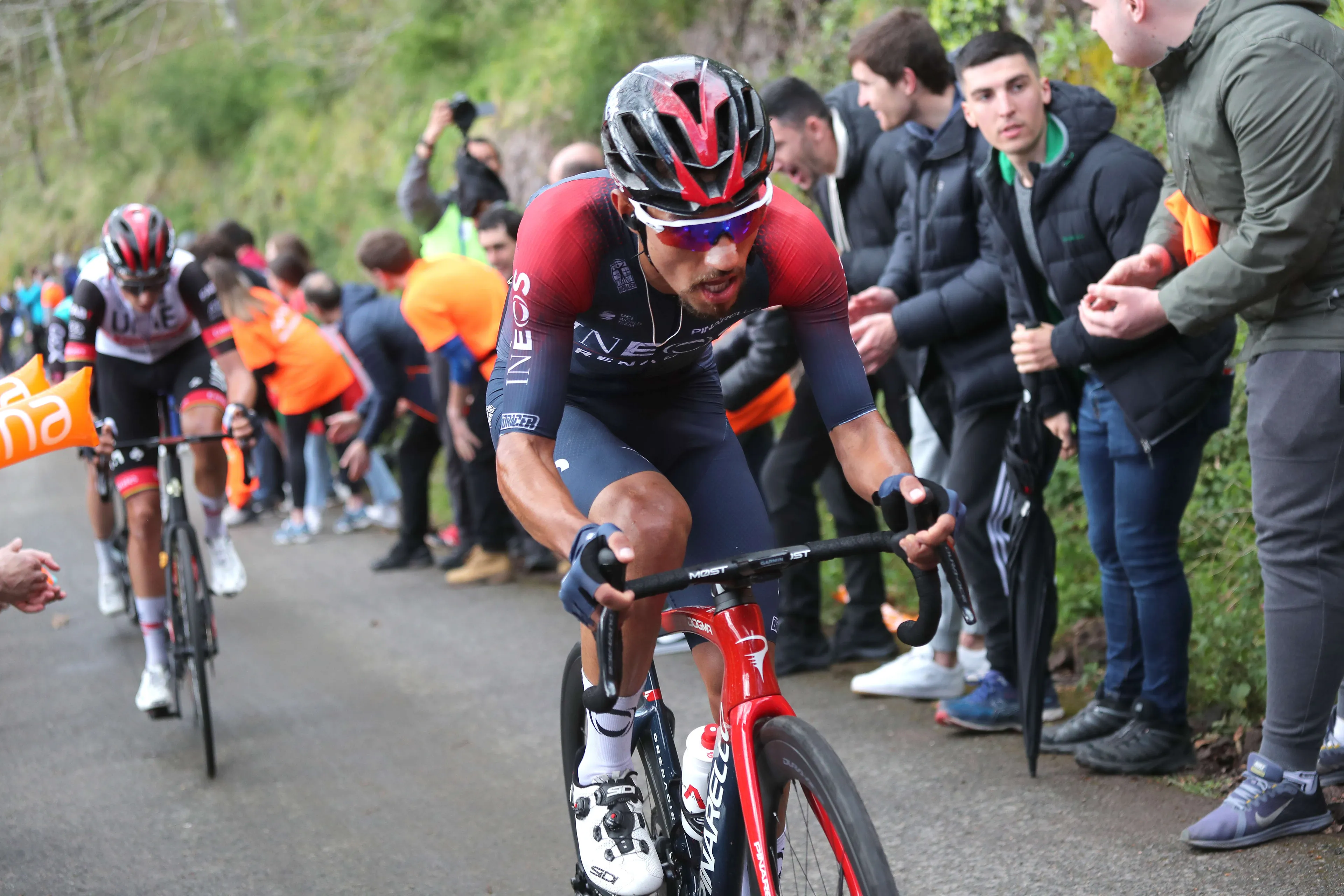 Martínez had mechanische pech bij aanval Evenepoel, Teuns en BORA balen ook van resultaat