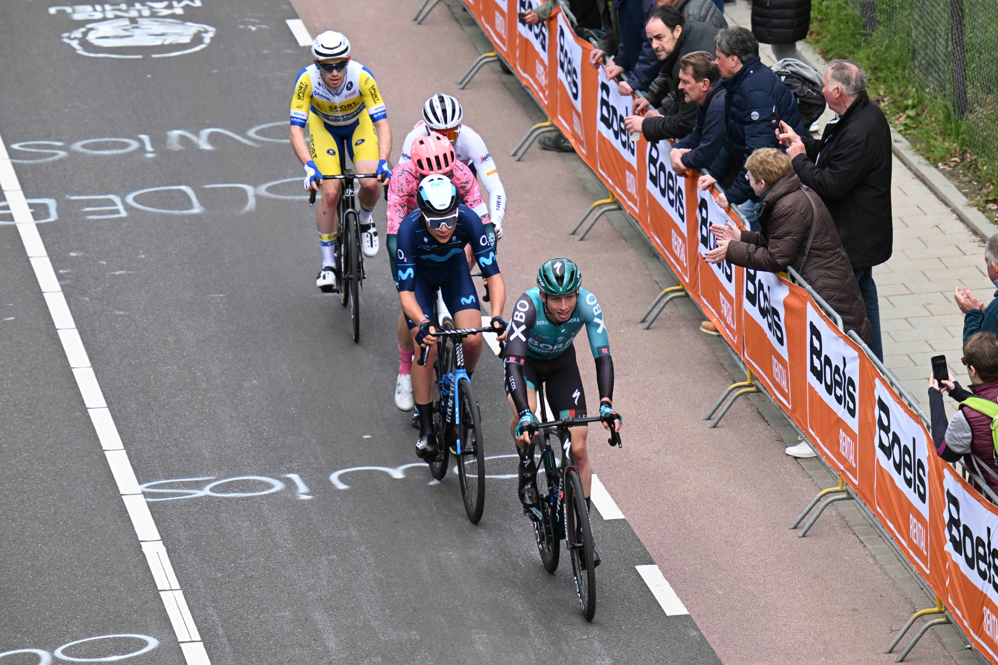 Schelling na dag in de kopgroep van Amstel Gold Race: 'Zwaar, maar onvergetelijk'