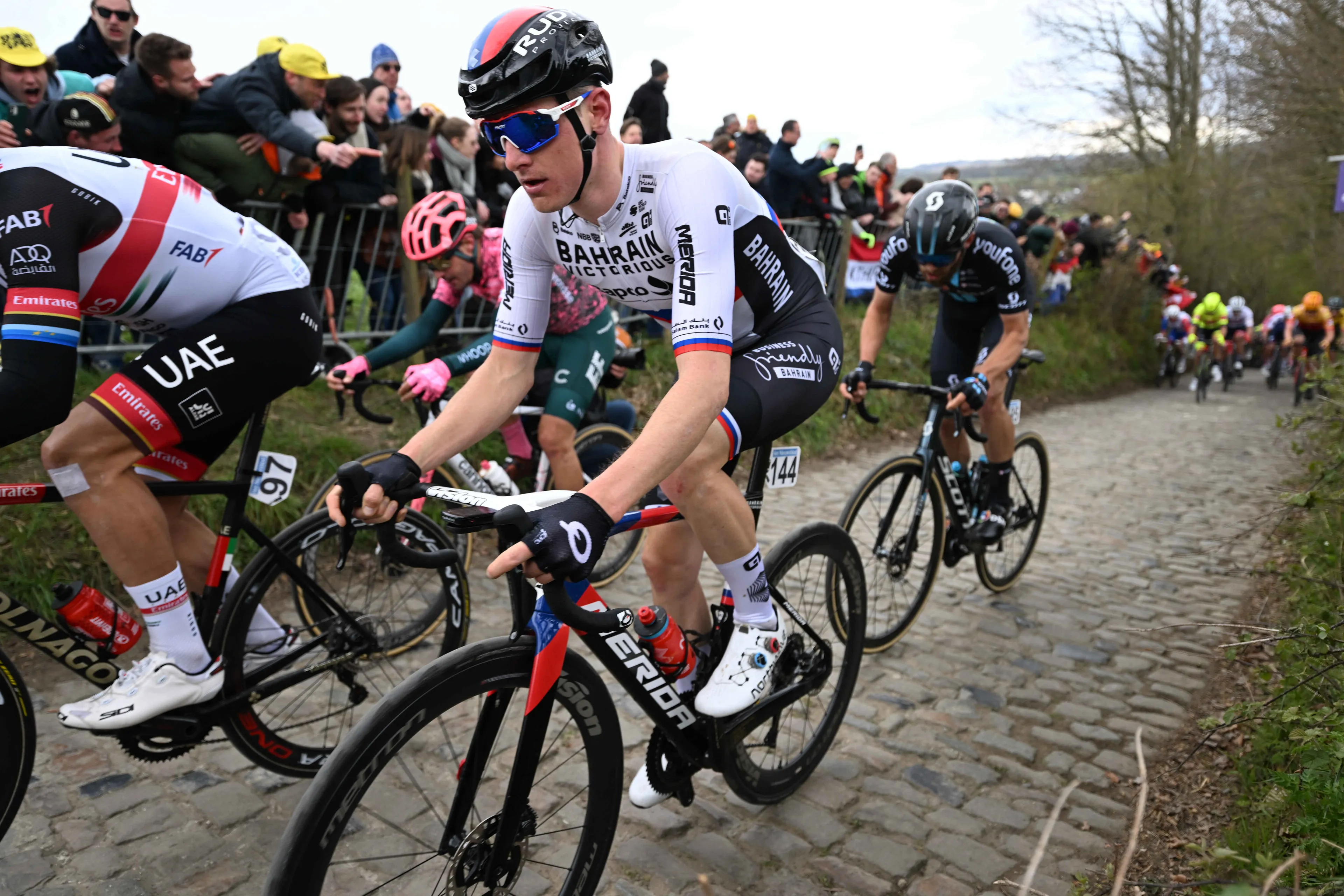 Waarom reed Mohoric de hele dag zó hard door? 'Er komen nog belangrijke wedstrijden aan'