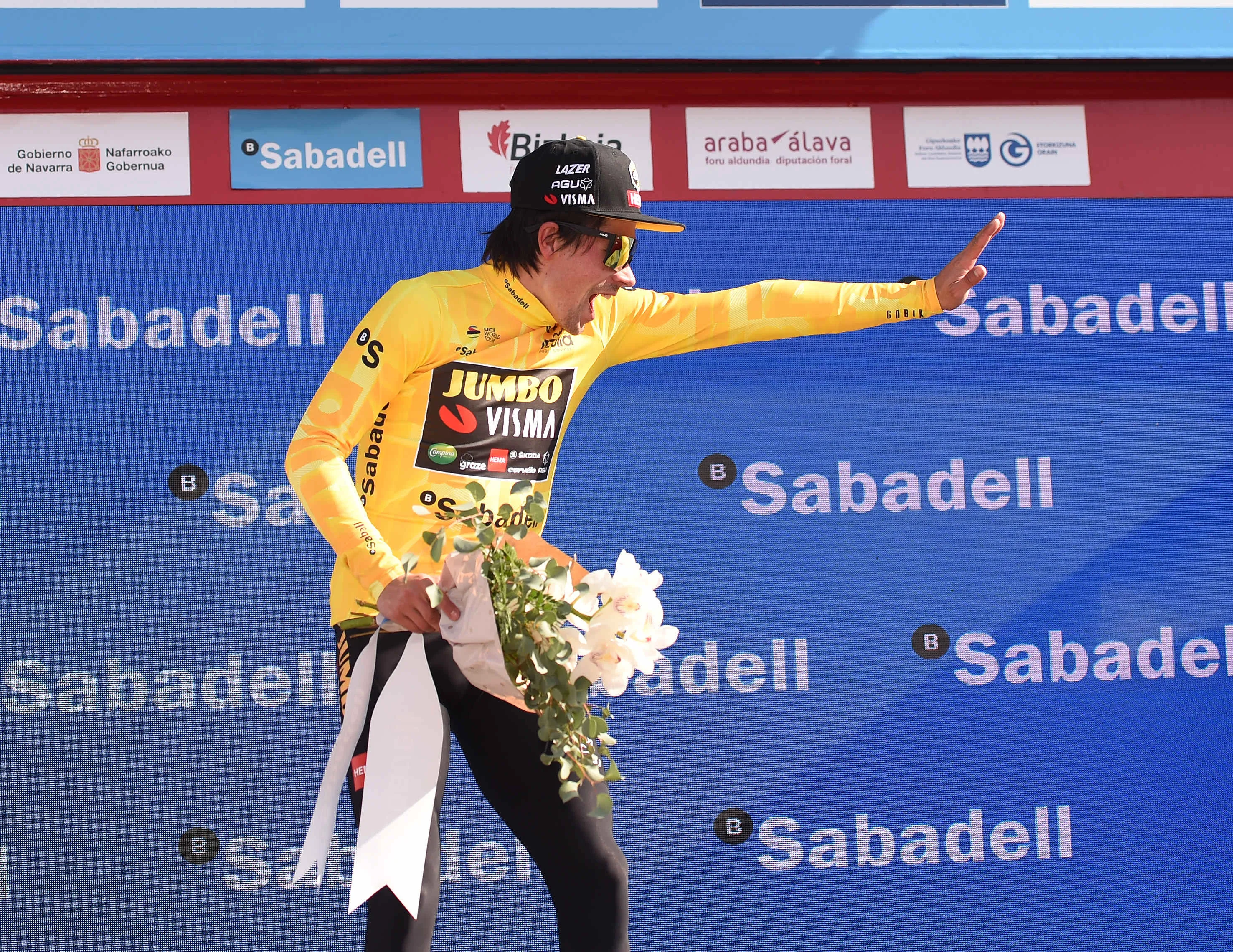 Geen stress in 'makkelijkste' etappe van het Baskenland voor Roglic: 'Genoot van de zon'