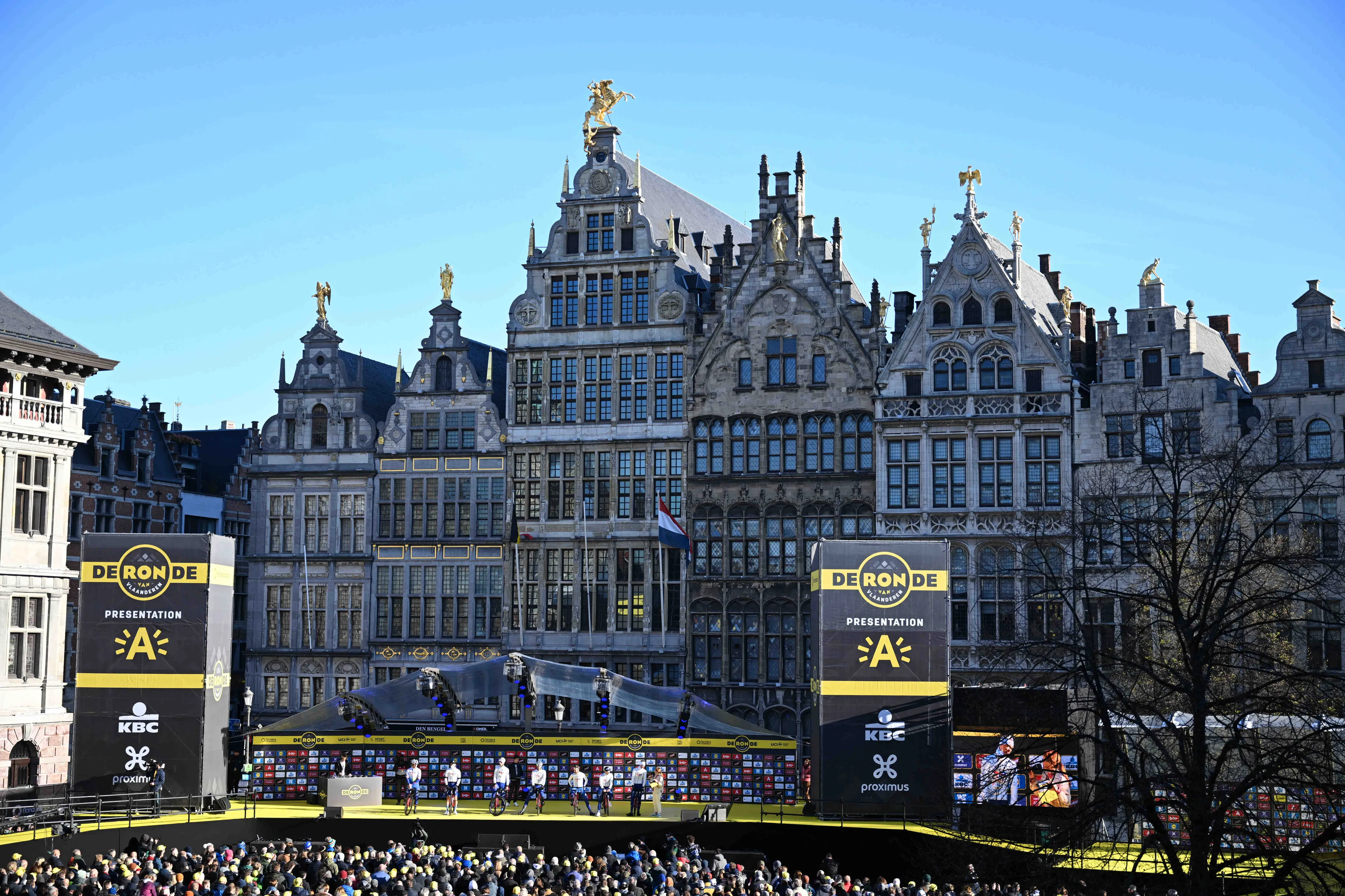 Deelnemers Ronde van Vlaanderen 2025 | Picnic PostNL en UAE Emirates-XRG als eerste teams rond