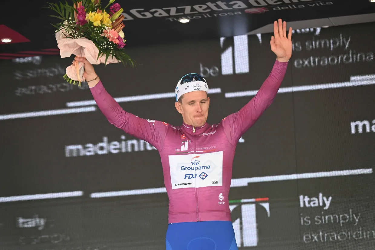 Démare kan geluk niet op na derde etappezege, Sinkeldam zag het 'even niet meer zitten'