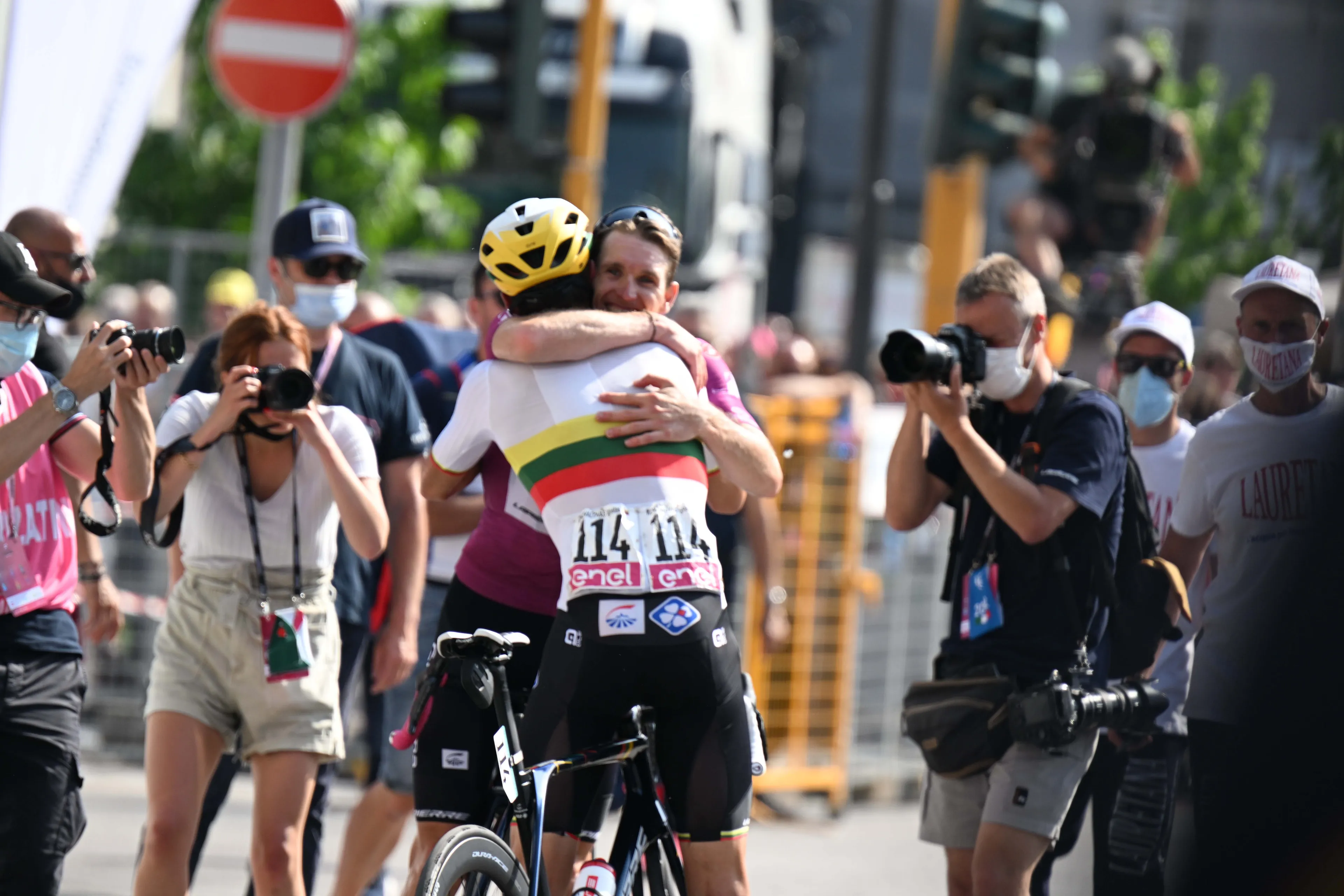 Konovalovas Demare Sirotti Giro