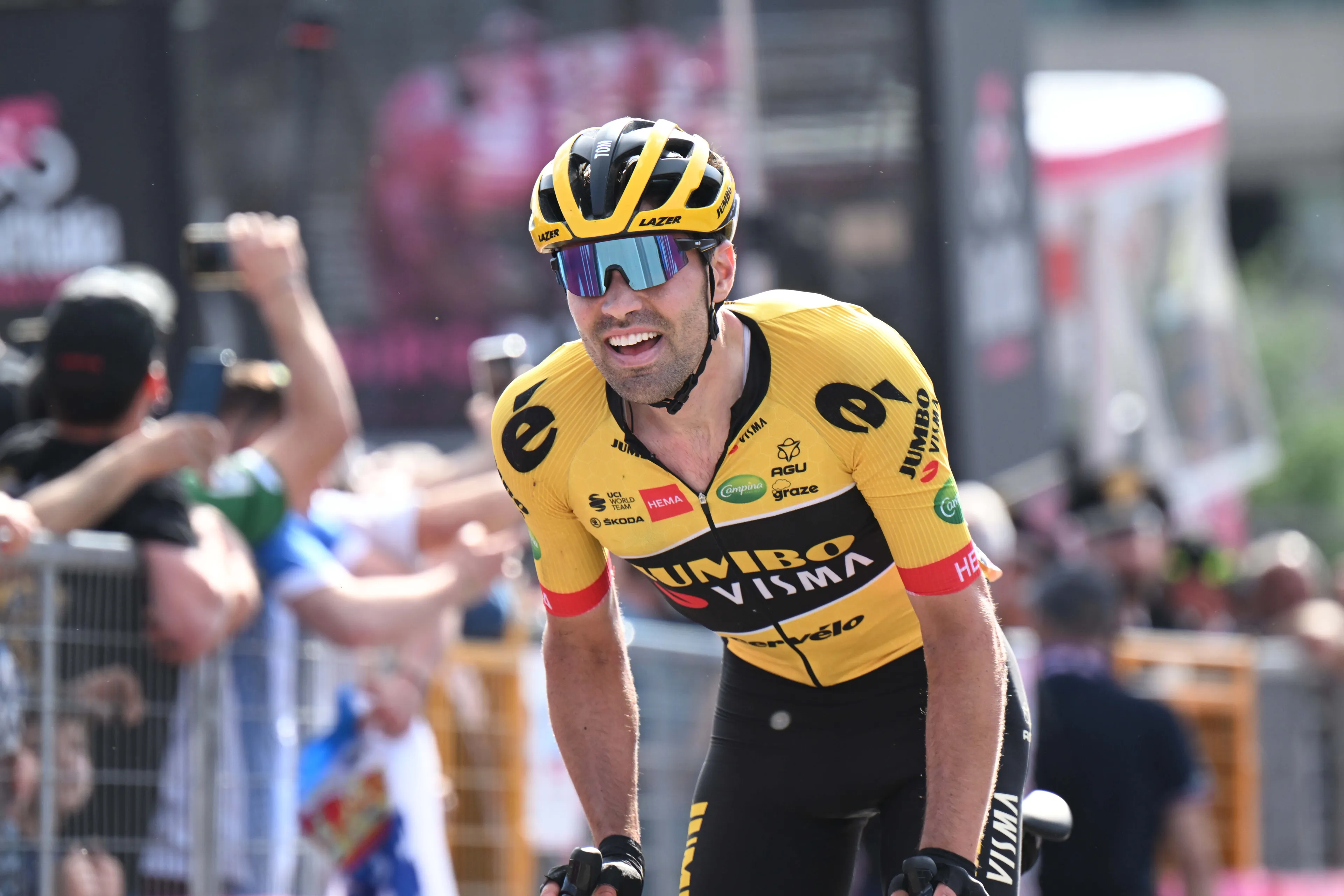 Dumoulin kampt met rugprobleem in Giro d'Italia: 'Het gaat niet geweldig'