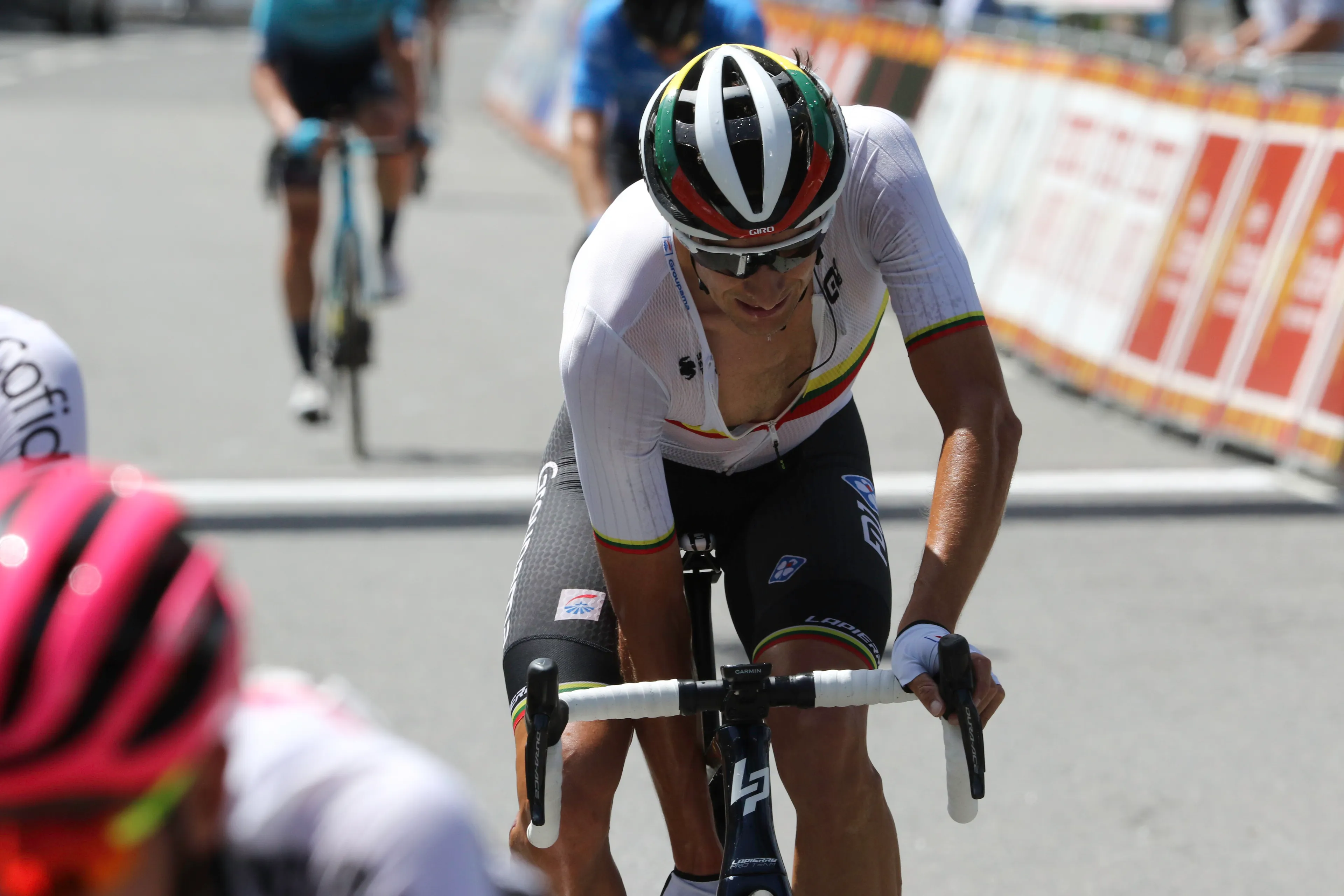 Overzicht wielertransfers 2024: Konovalovas plakt er nog één jaar aan vast en hangt fiets dan aan de wilgen