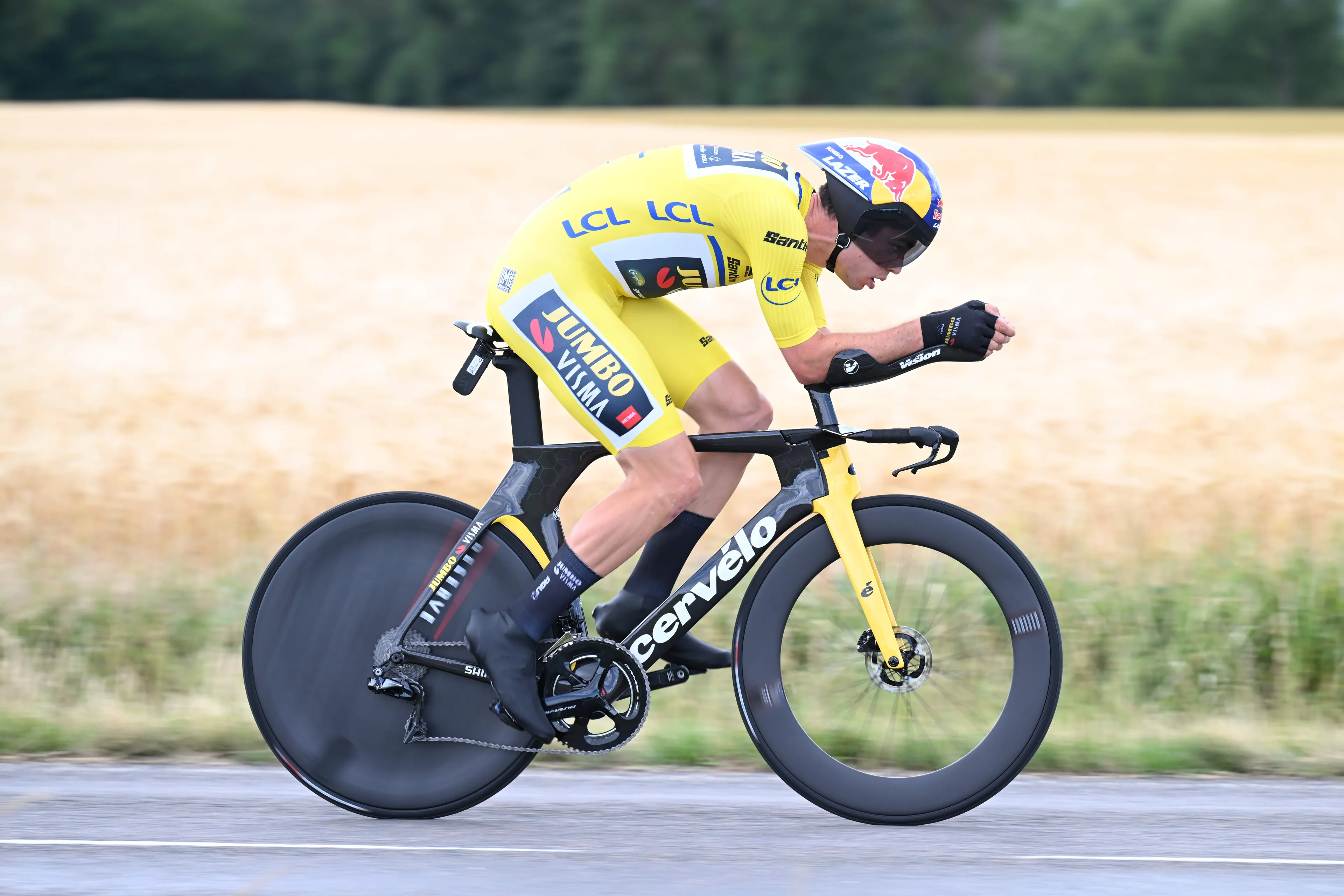 Van Aert komt twee tellen tekort: 'Dan ga je direct nadenken waar je het hebt laten liggen'