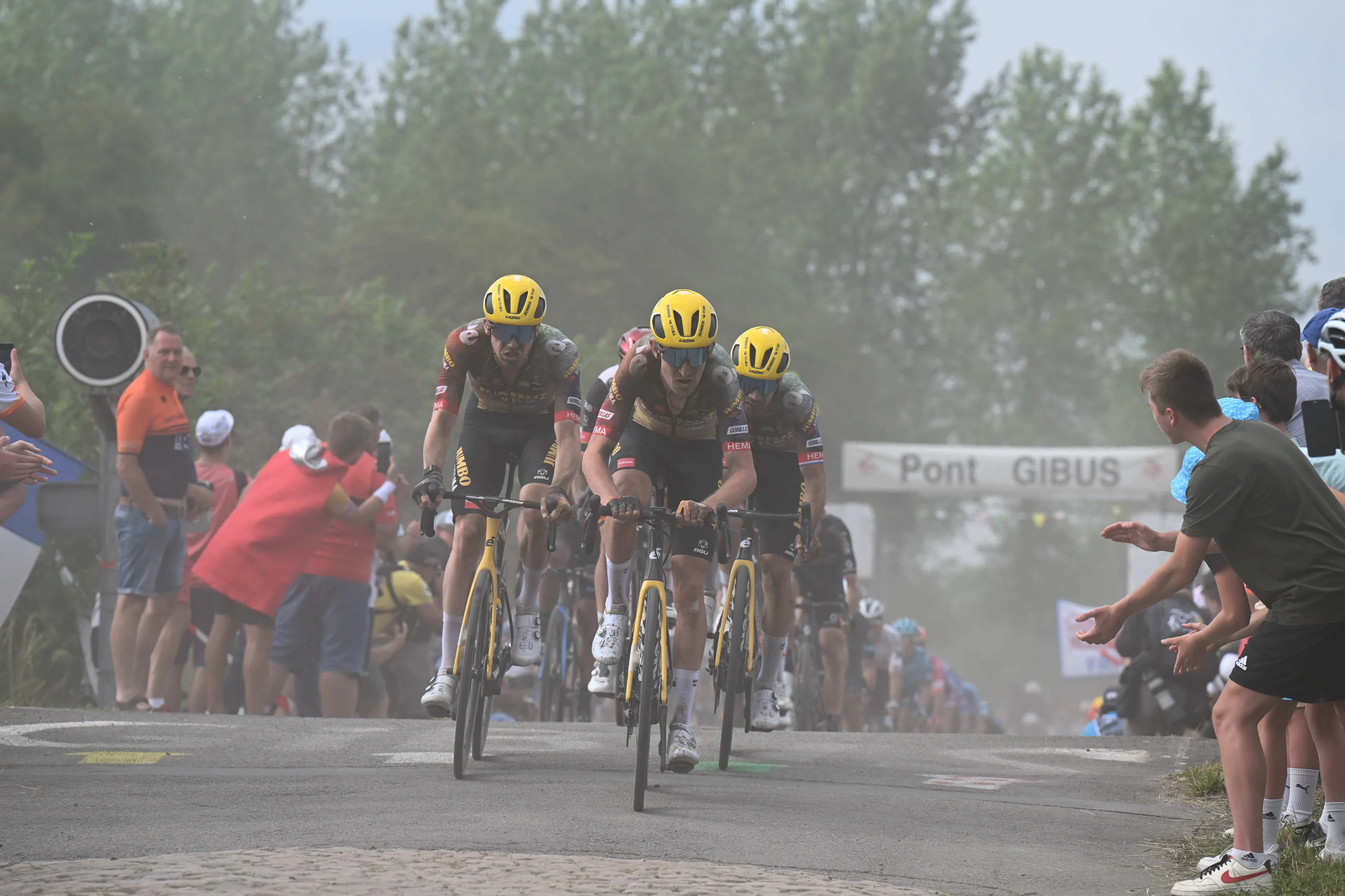 Jumbo-Visma verandert mogelijk tactiek voor Alpe d'Huez: 'Gingen uit van aanvallen, maar nu verdedigen'